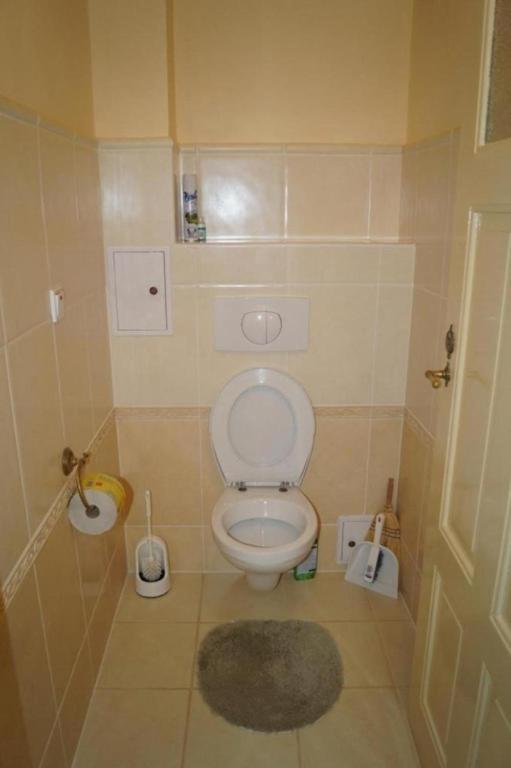 One-Bedroom Apartment - Photo 10