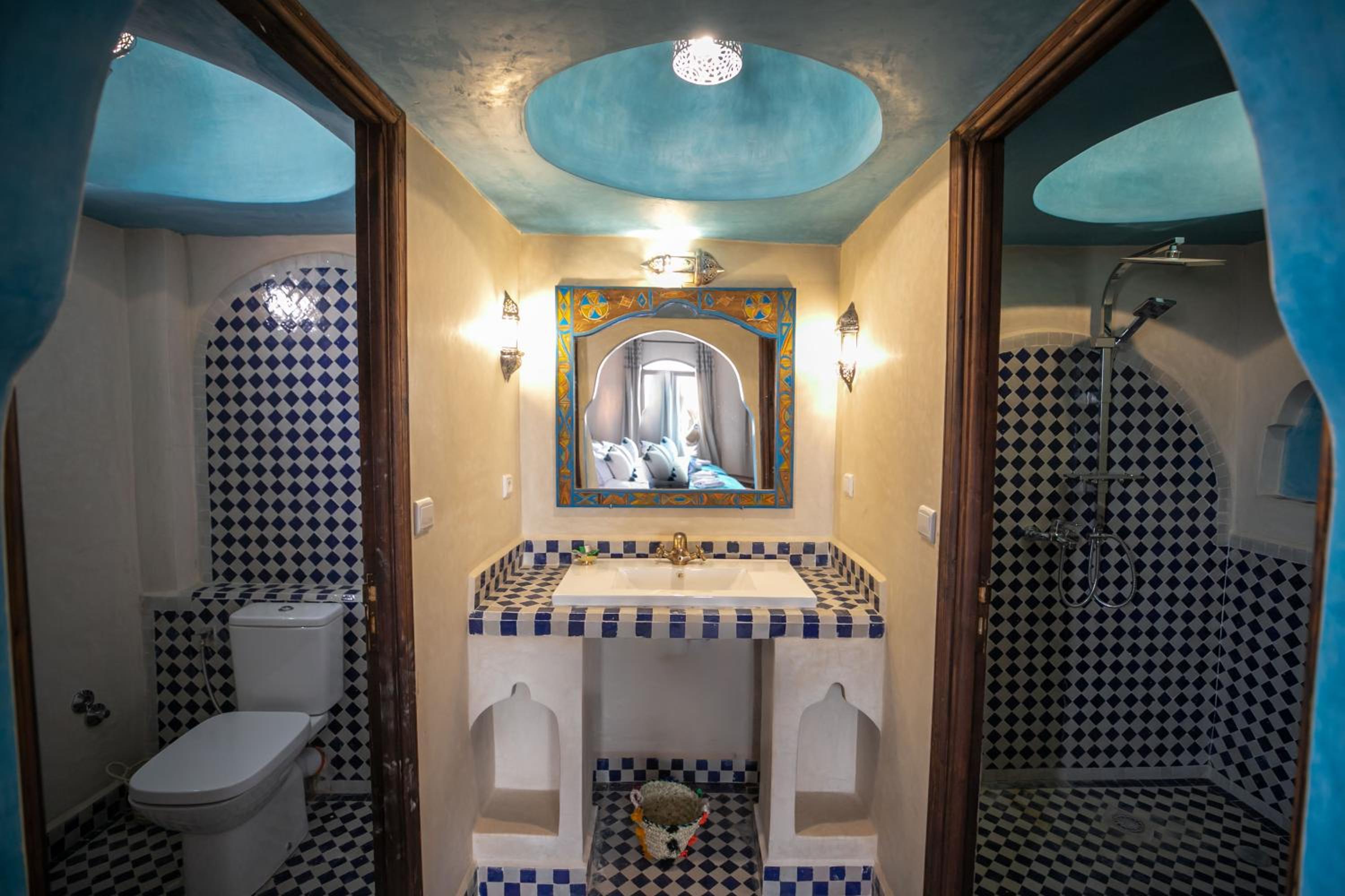 Triple Room with Private Bathroom photo 3
