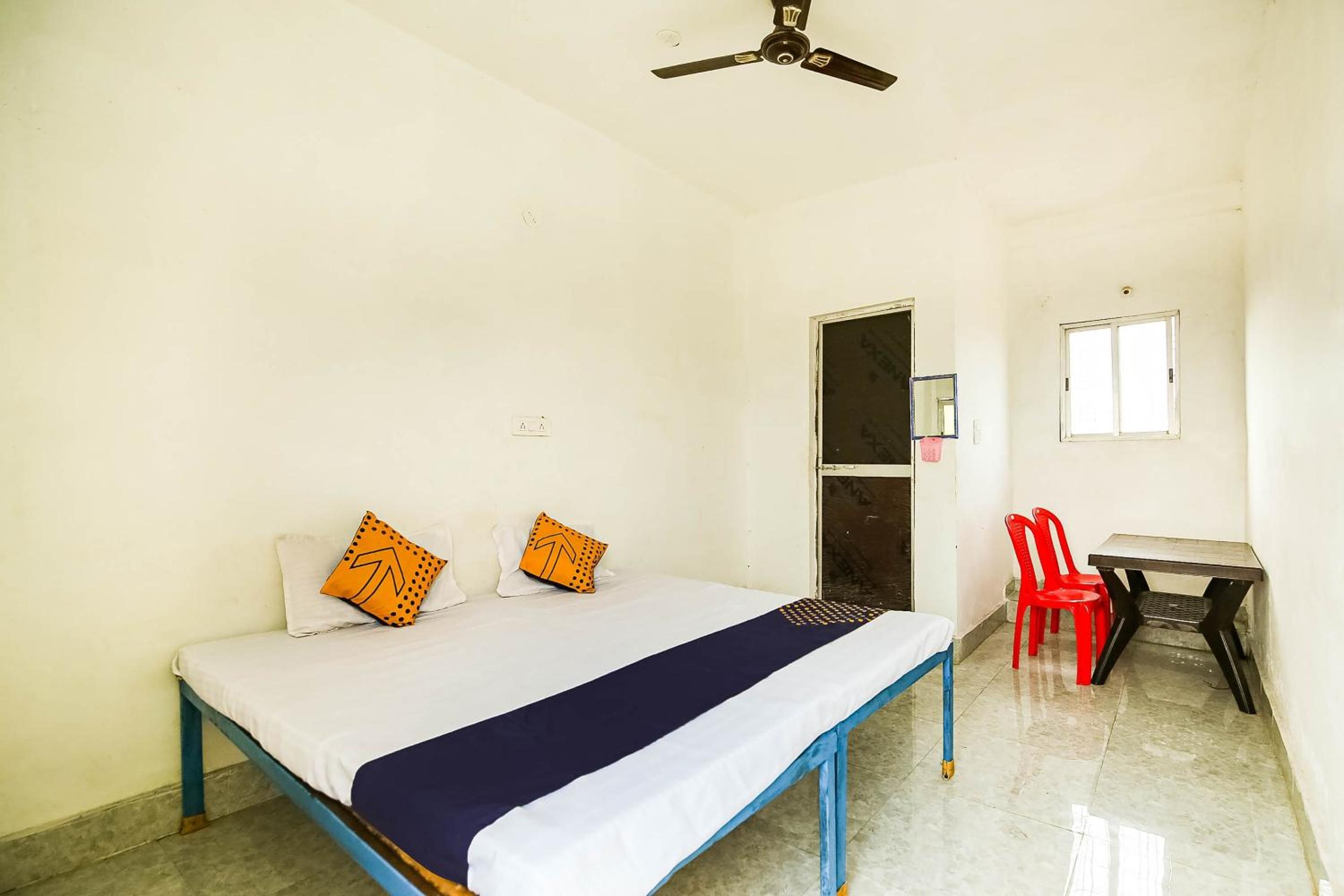 Standard Double Room with Fan photo 1