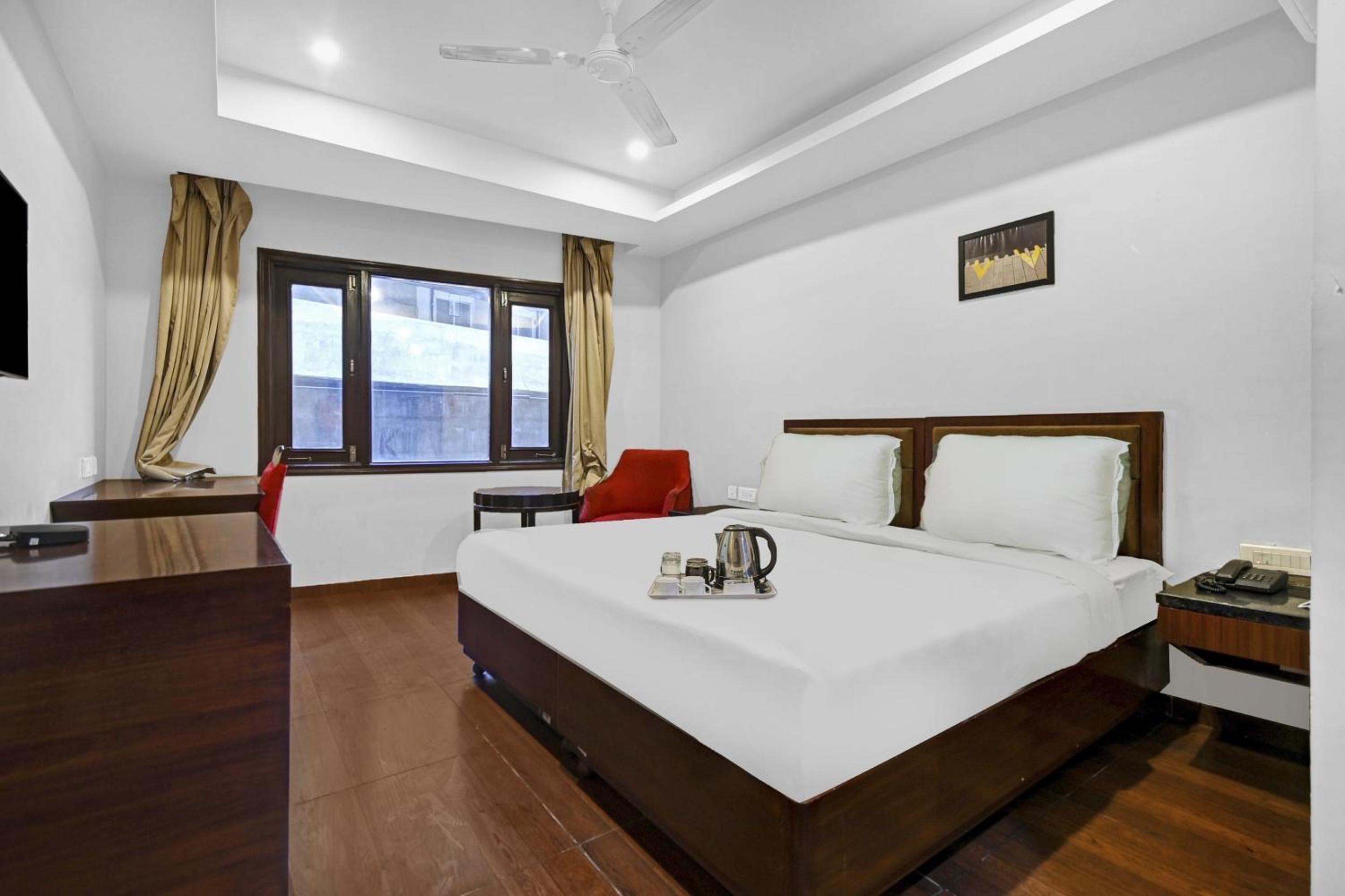 Classic Triple Room - Photo 13