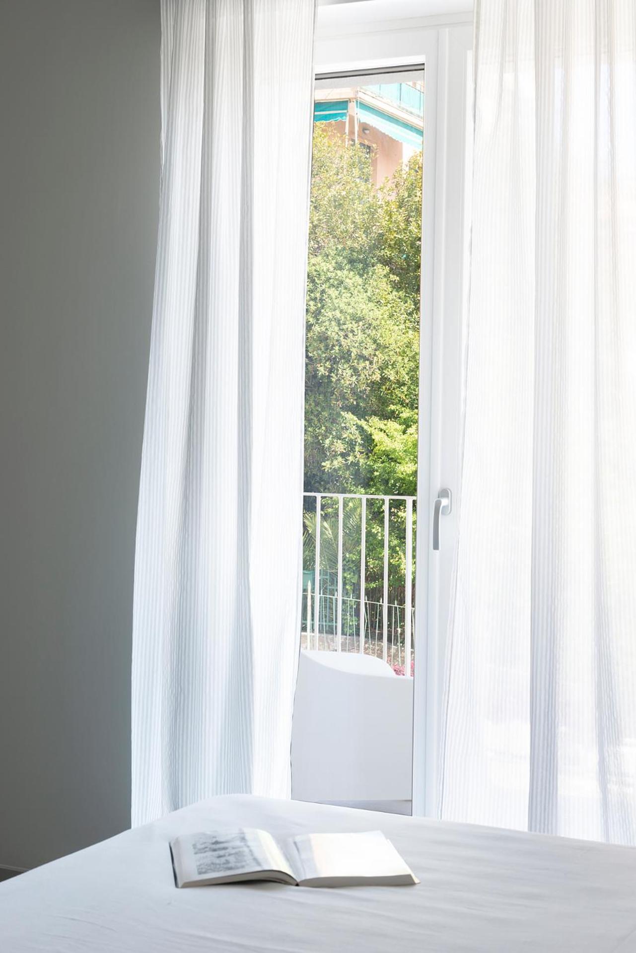 Apartment with Balcony photo 3