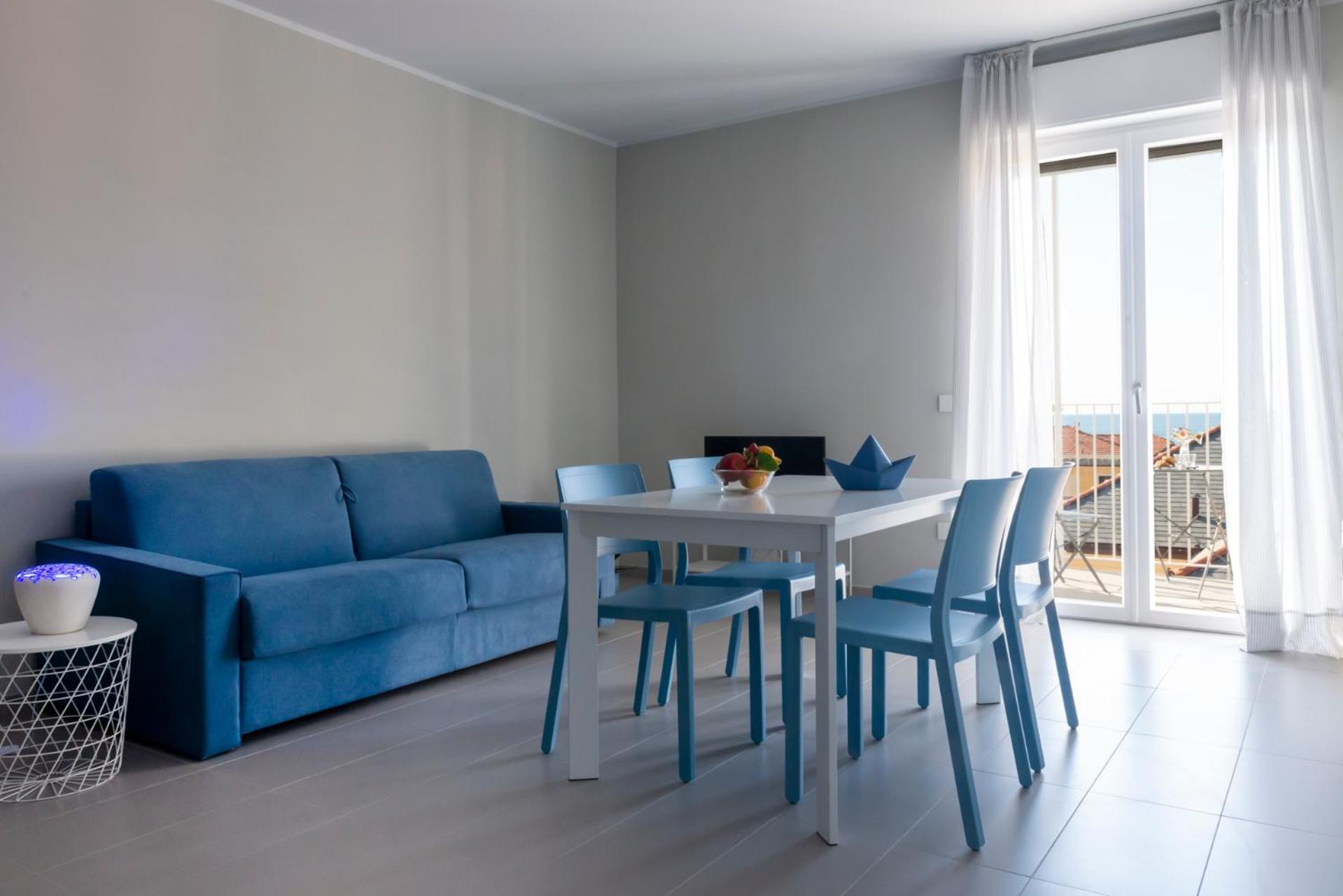 Apartment with Balcony photo 1