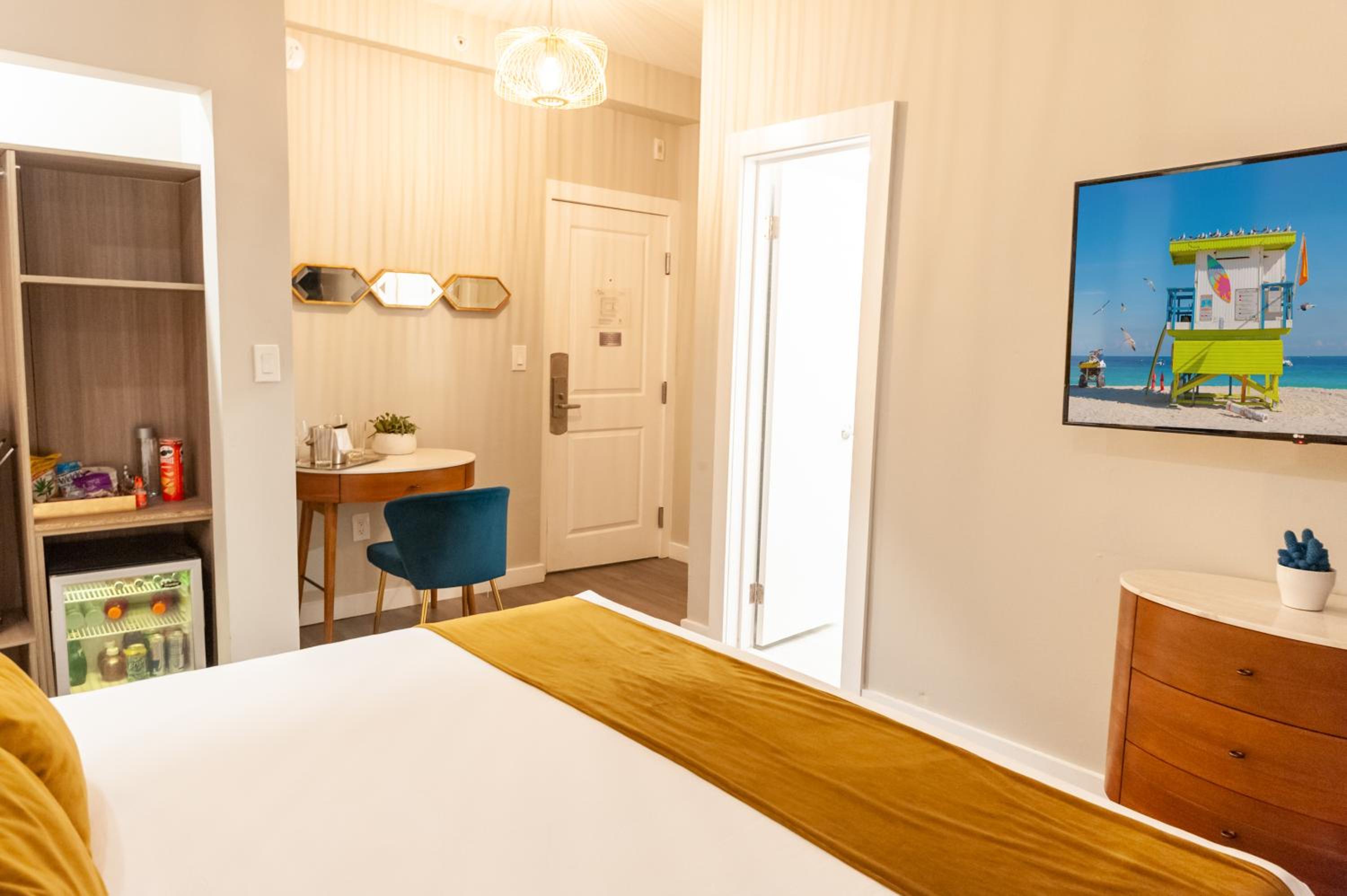 King Bedroom - Photo 20