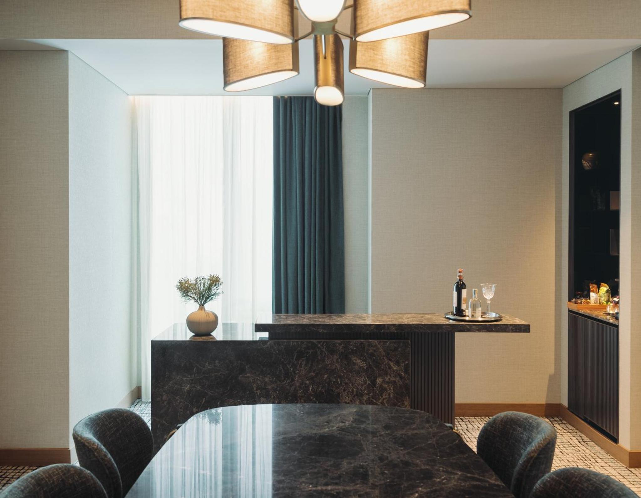 Embassy Suite thumbnail 6