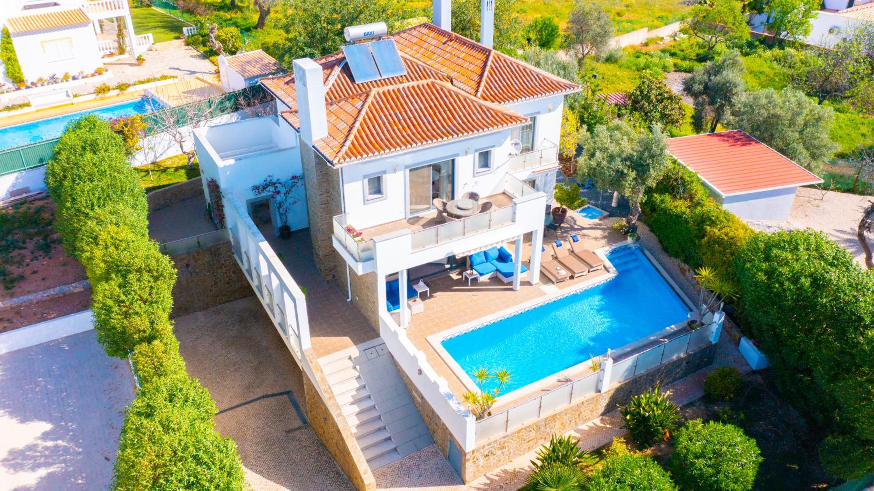 Three-Bedroom Villa photo 2