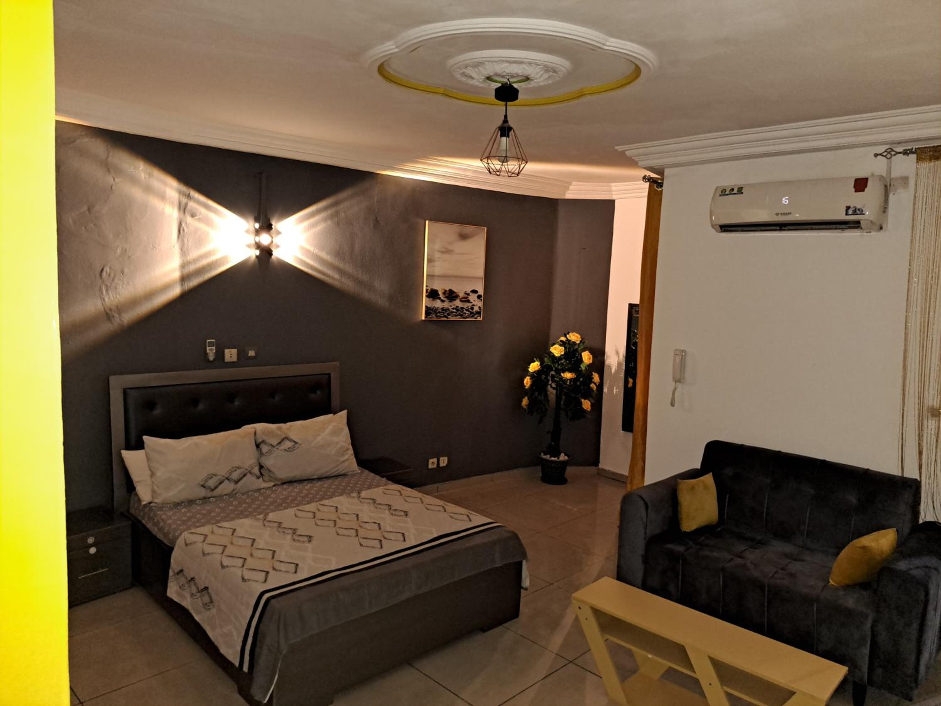 Studio Apartment photo 3
