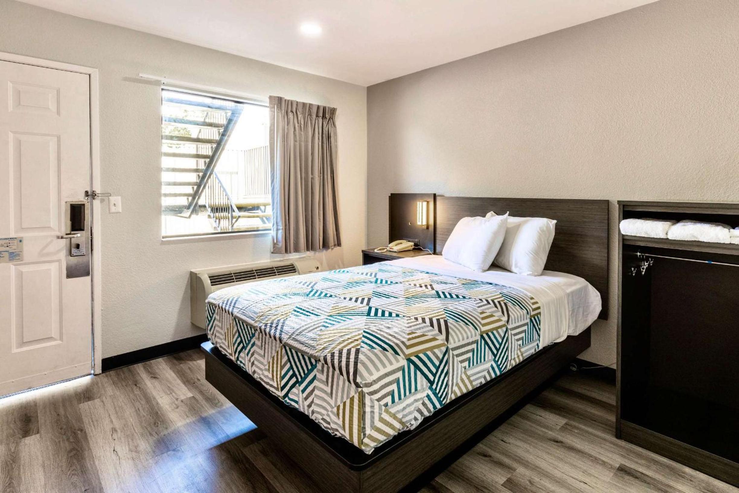 Double Room - Disability Access - Photo 3