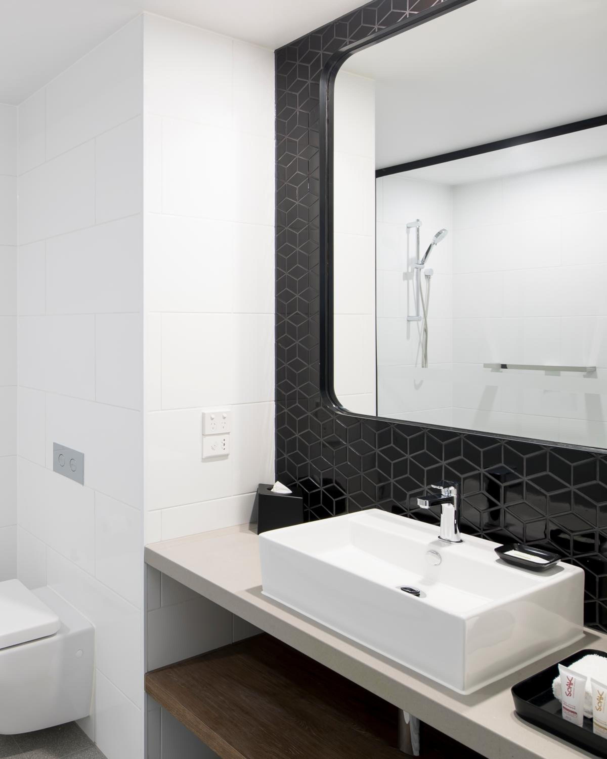Premium Double Room with Two Double Beds photo 3