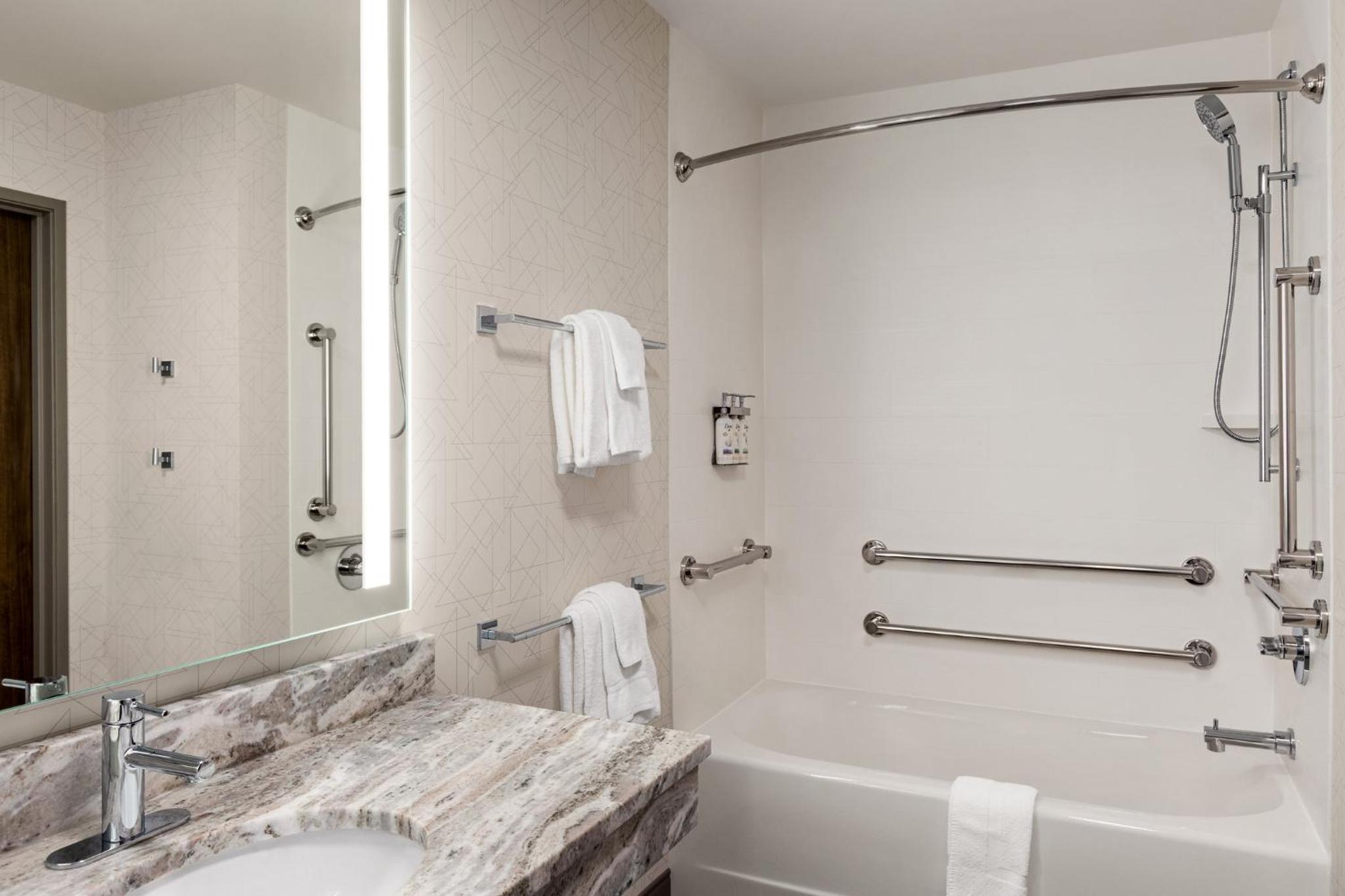 King Room - Disability Access - Photo 2