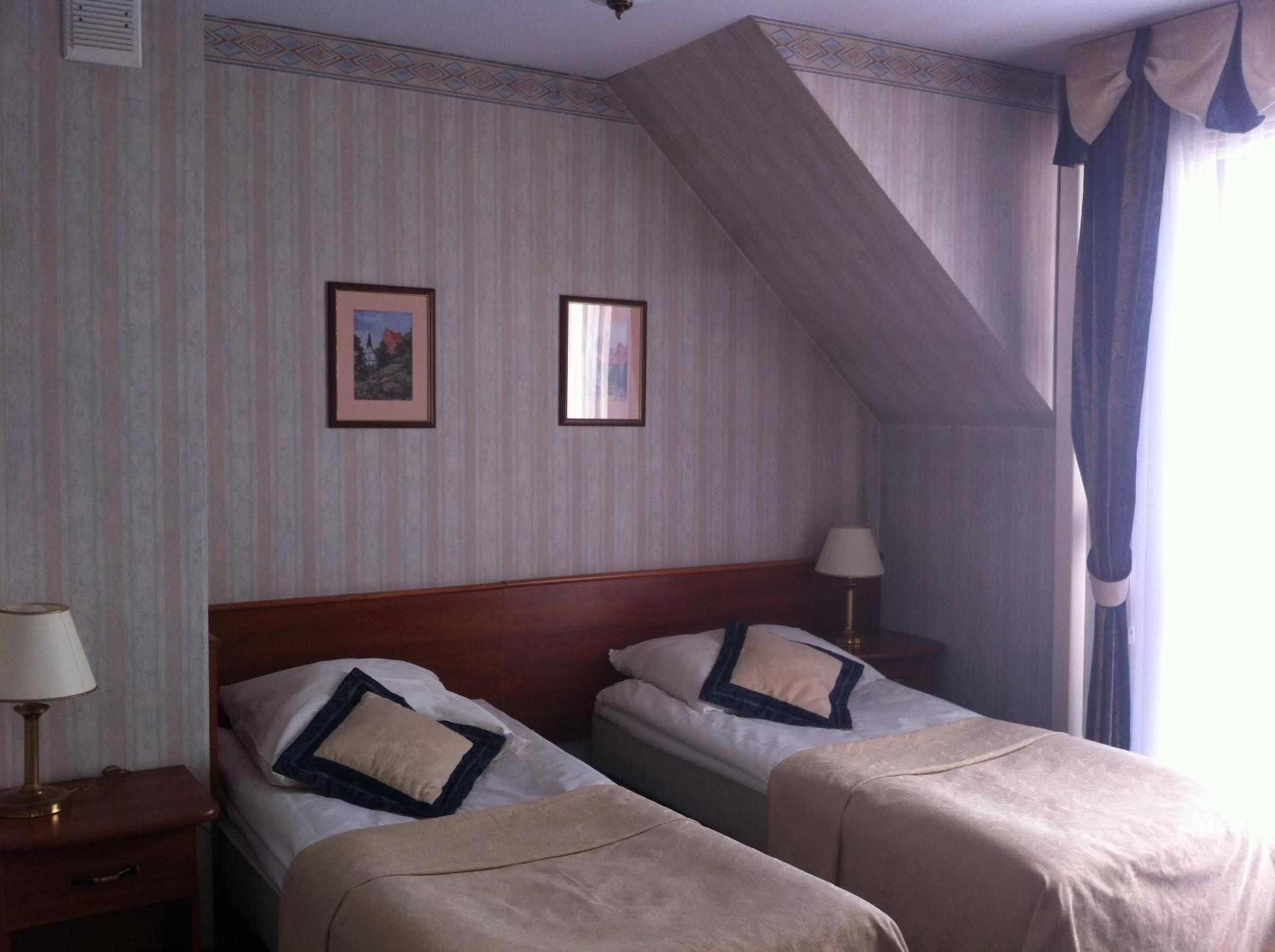 Twin Room with Air-Conditioning