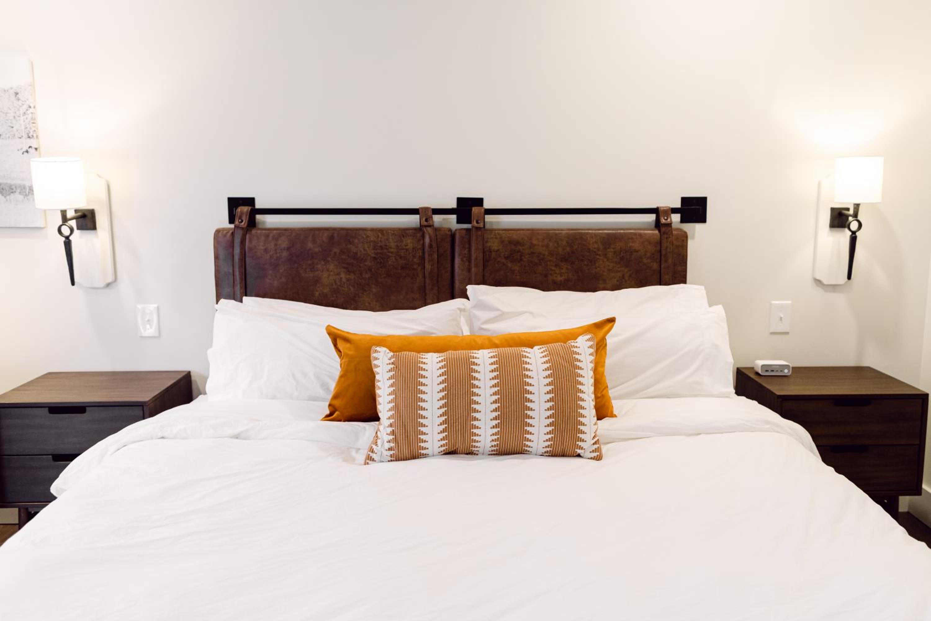 Deluxe King Room - Photo 1