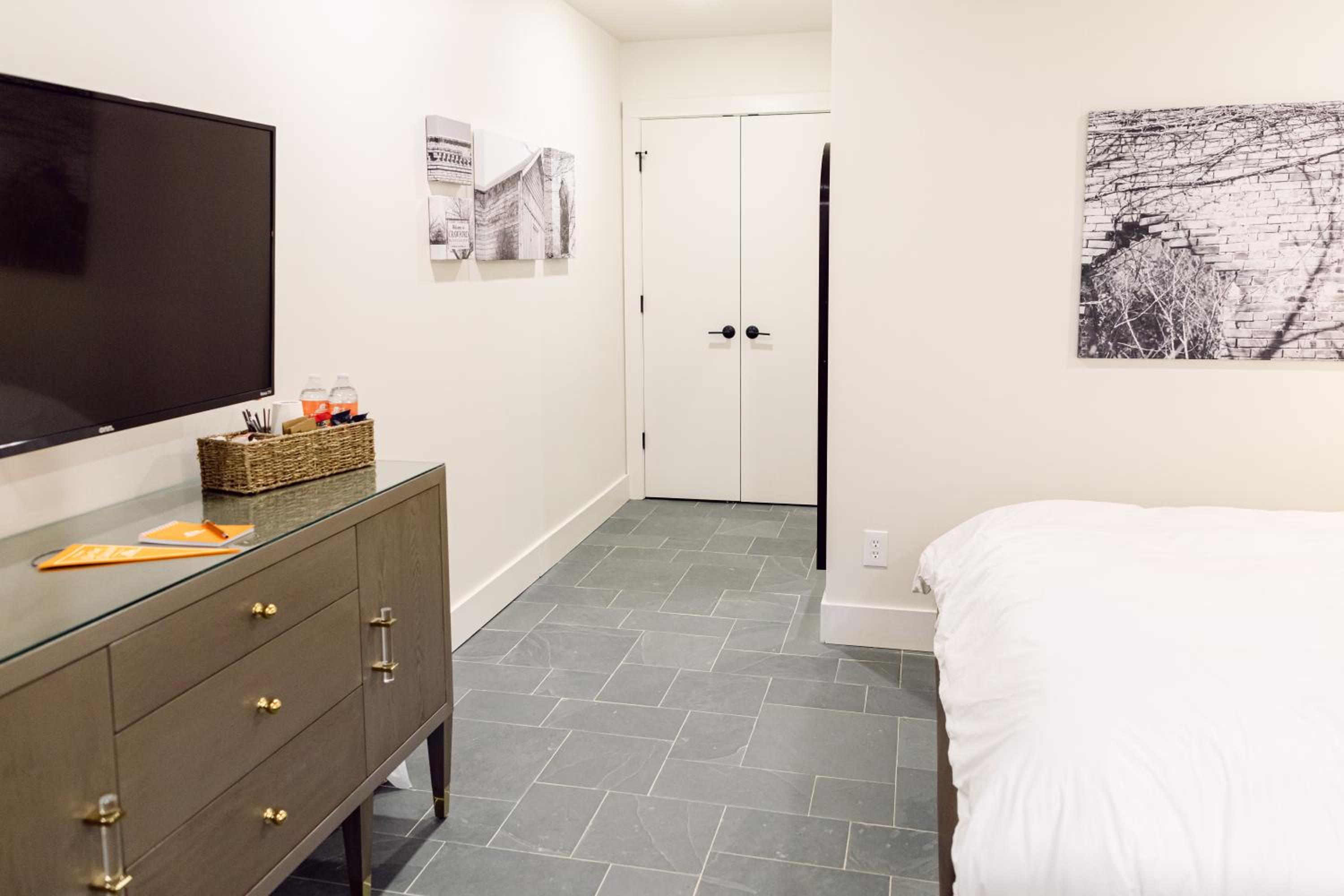 Deluxe Queen Room - Photo 1