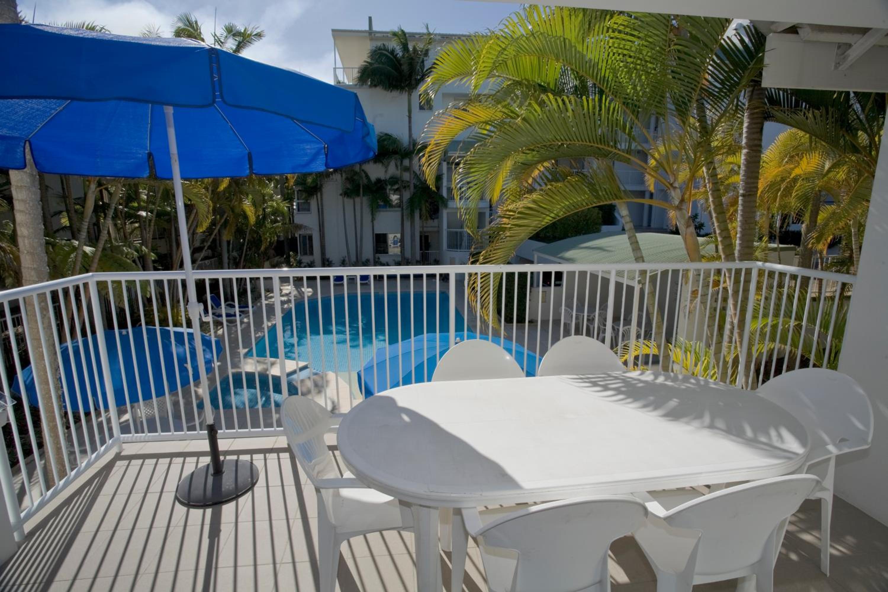 Apartment with Pool View  photo 2