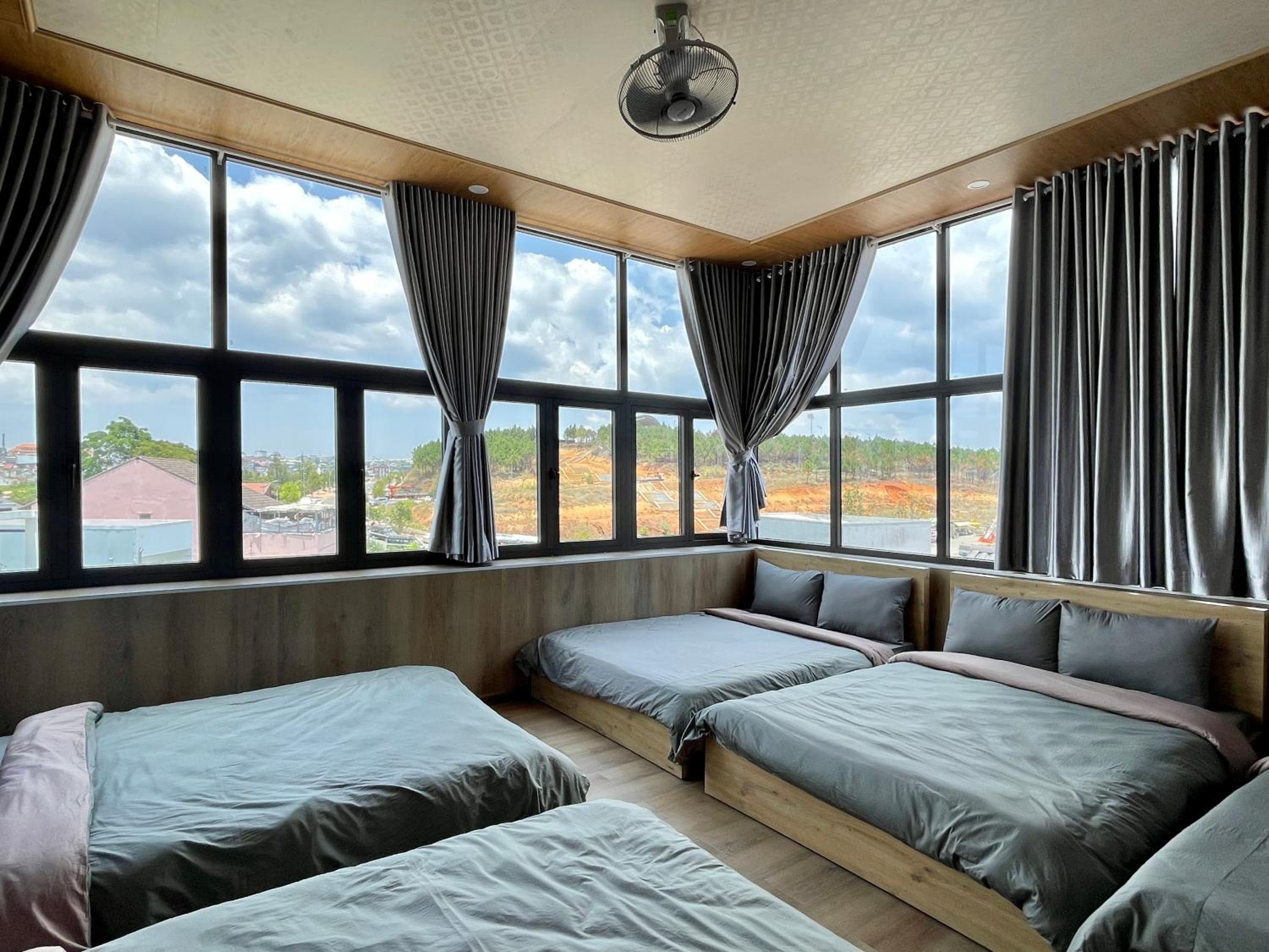 Mixed Dormitory Room