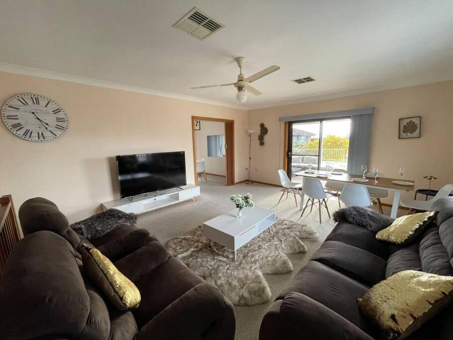 Three-Bedroom House photo 1
