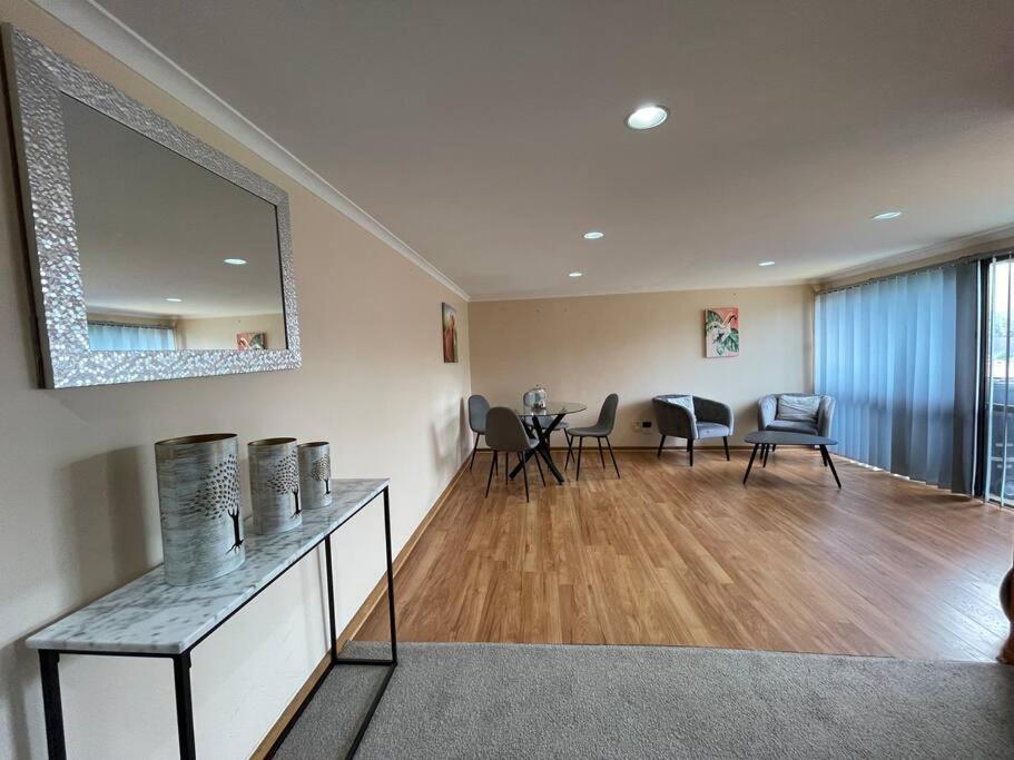 Three-Bedroom House photo 2