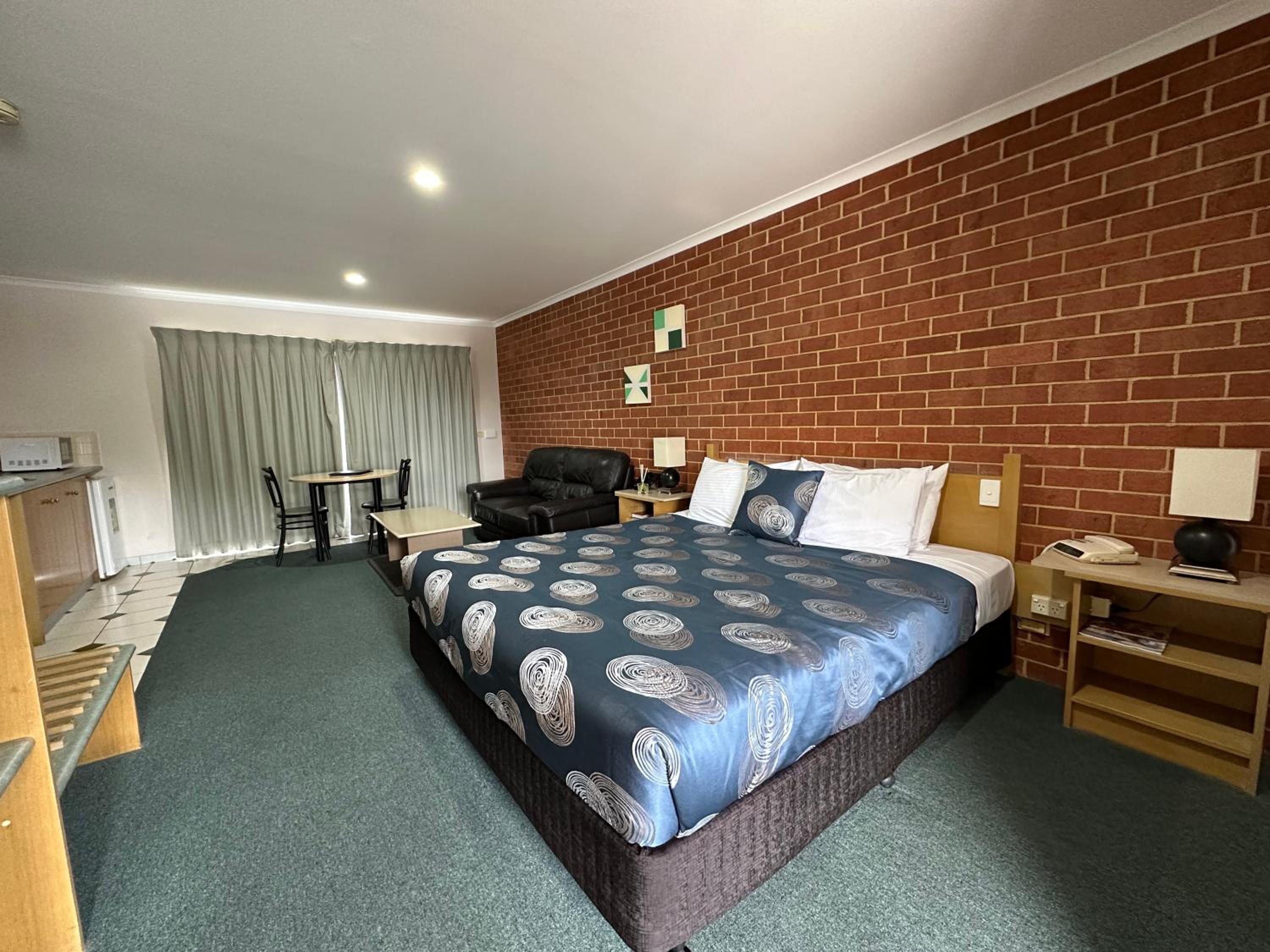 Standard Double Room - Photo 2