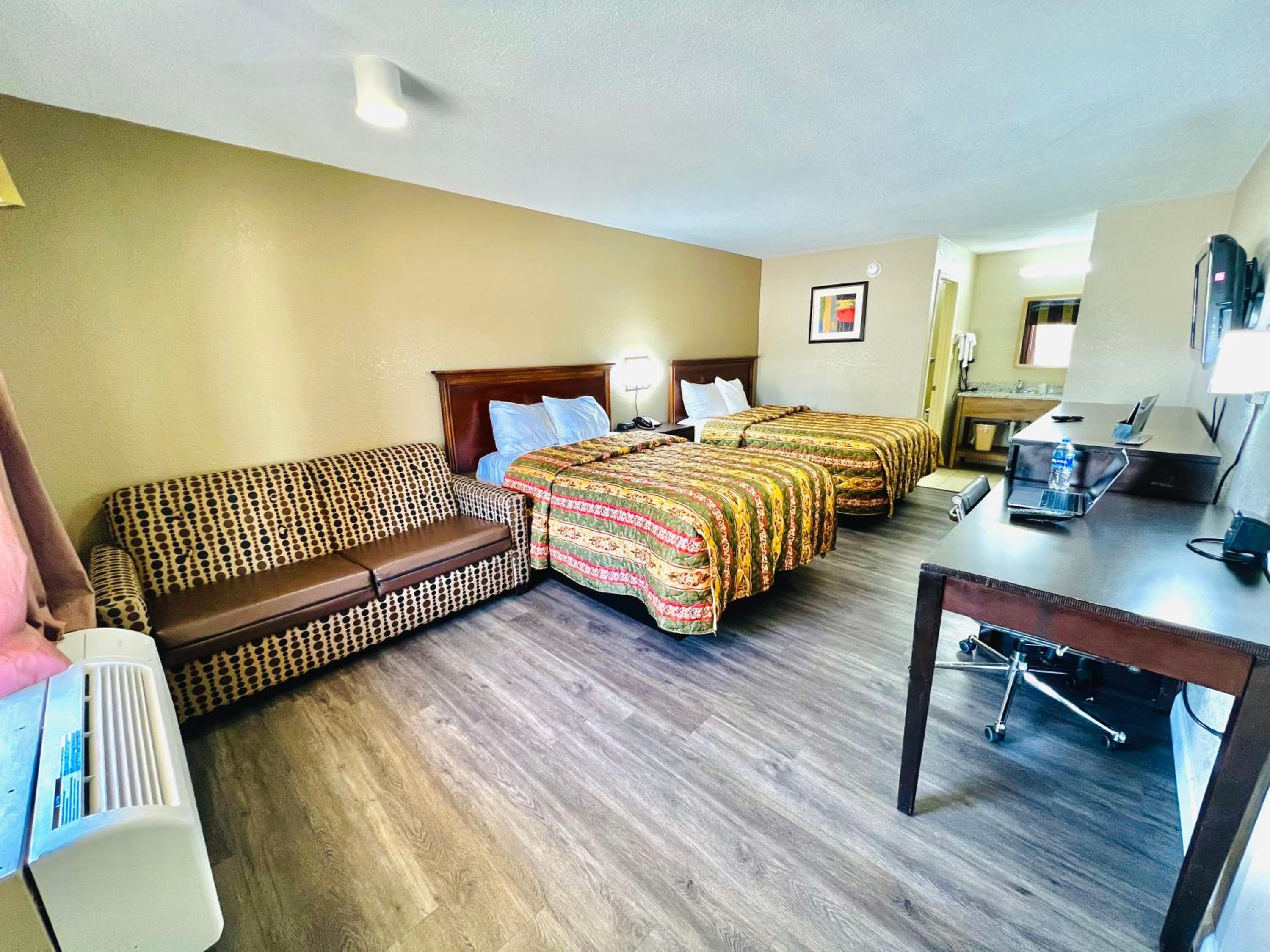 Double Room with Two Double Beds - Non-Smoking - Photo 1