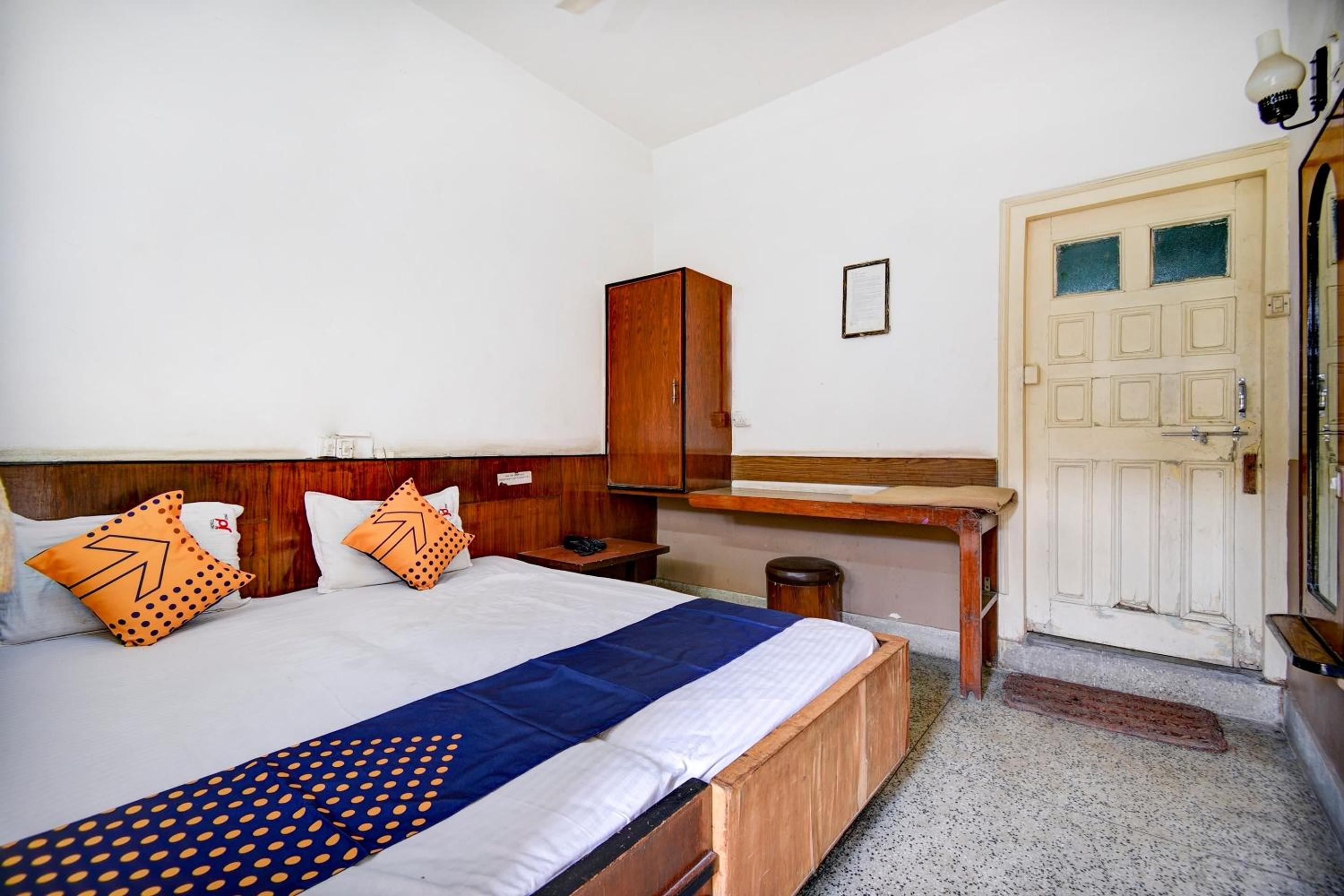 Single Room With Bathroom