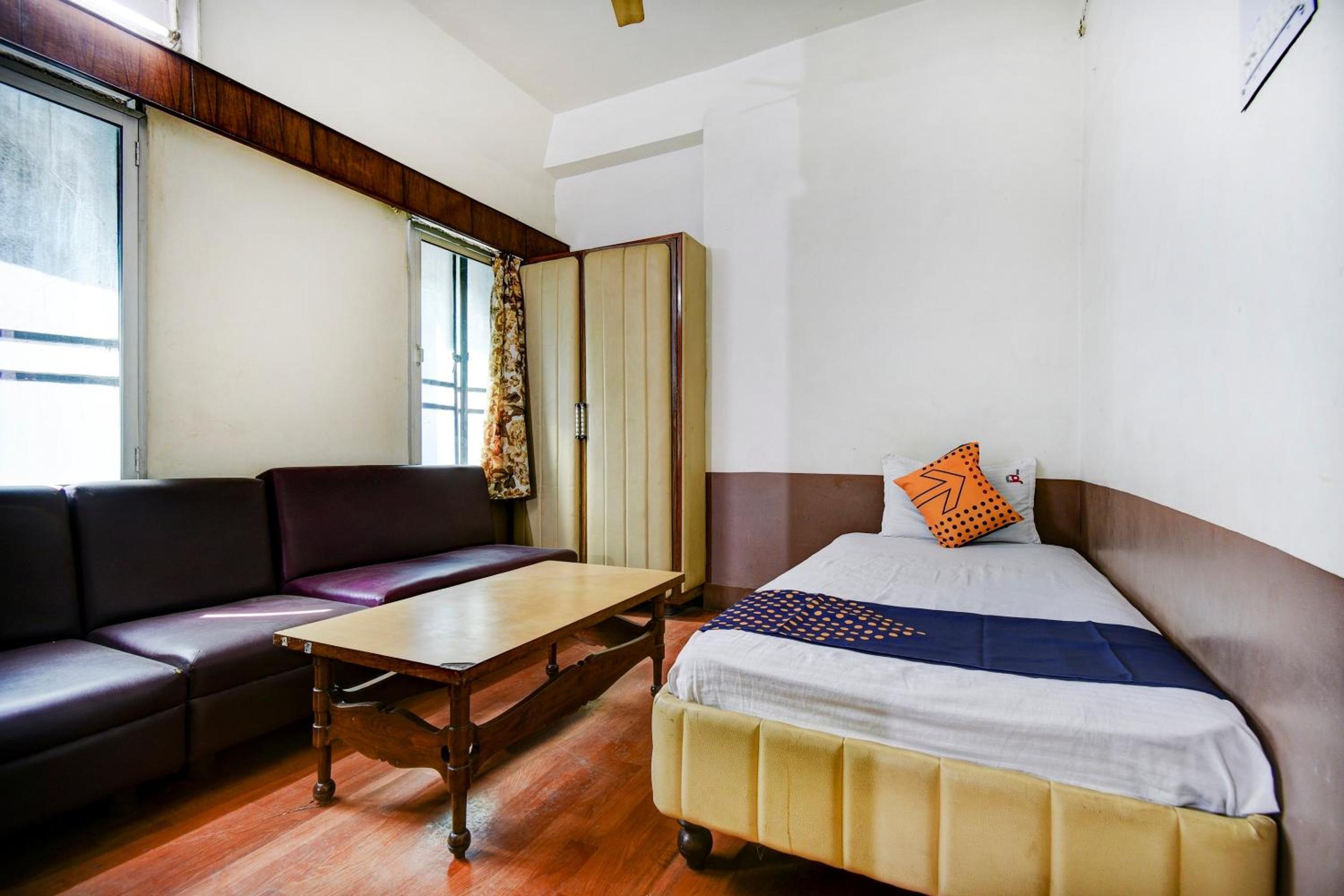 Economy Triple Room