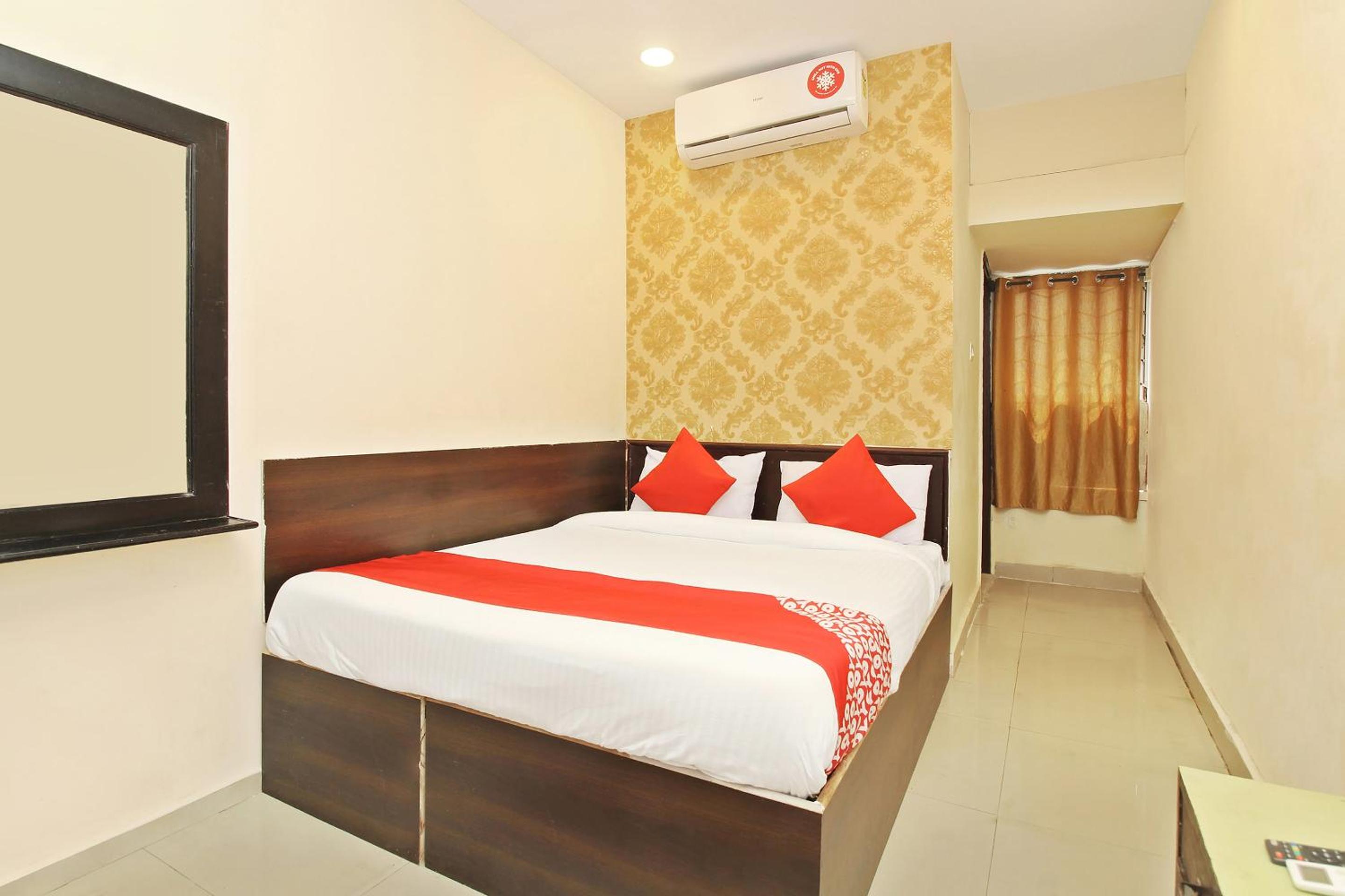 Small Double Room photo 1