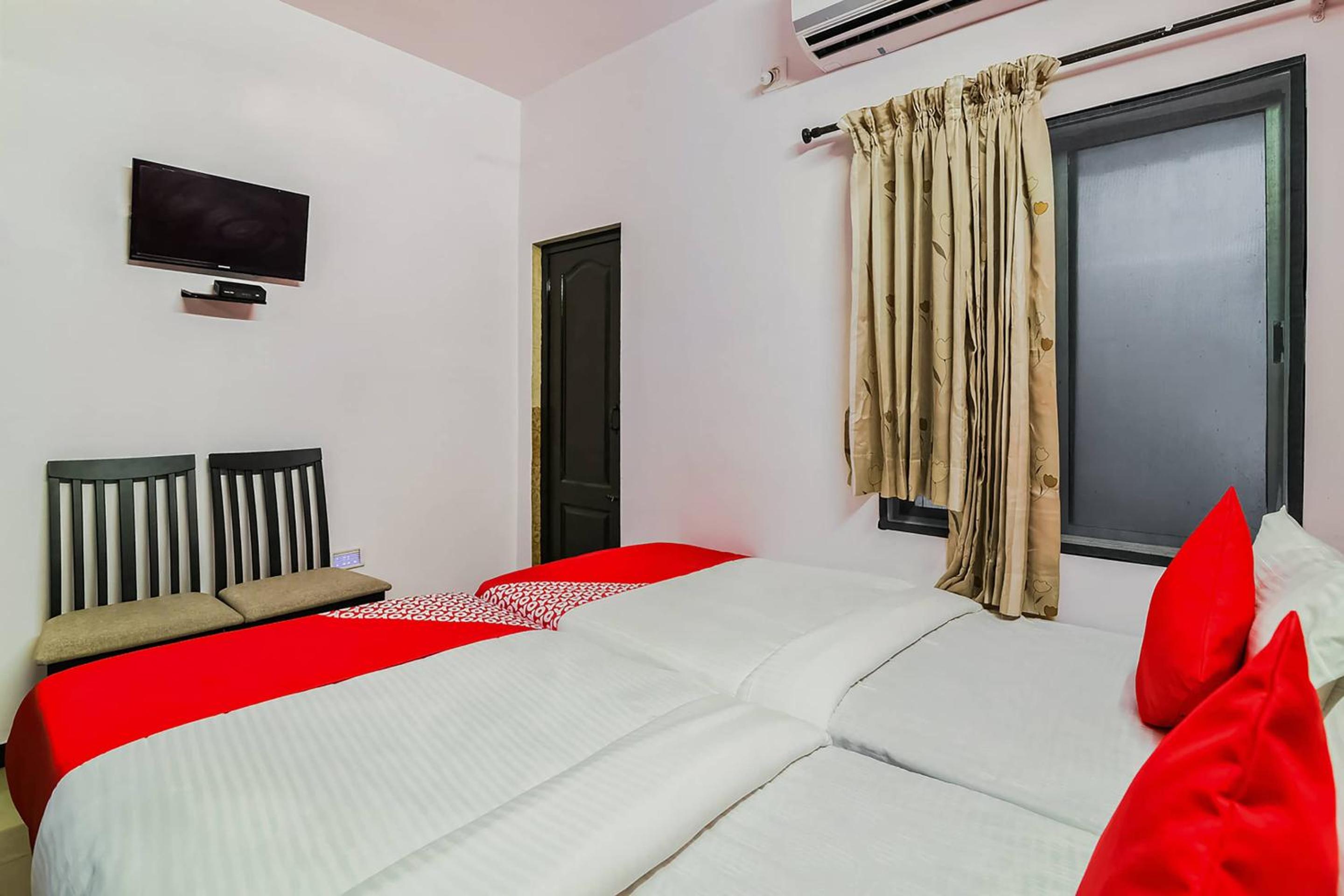 Small Double Room photo 1