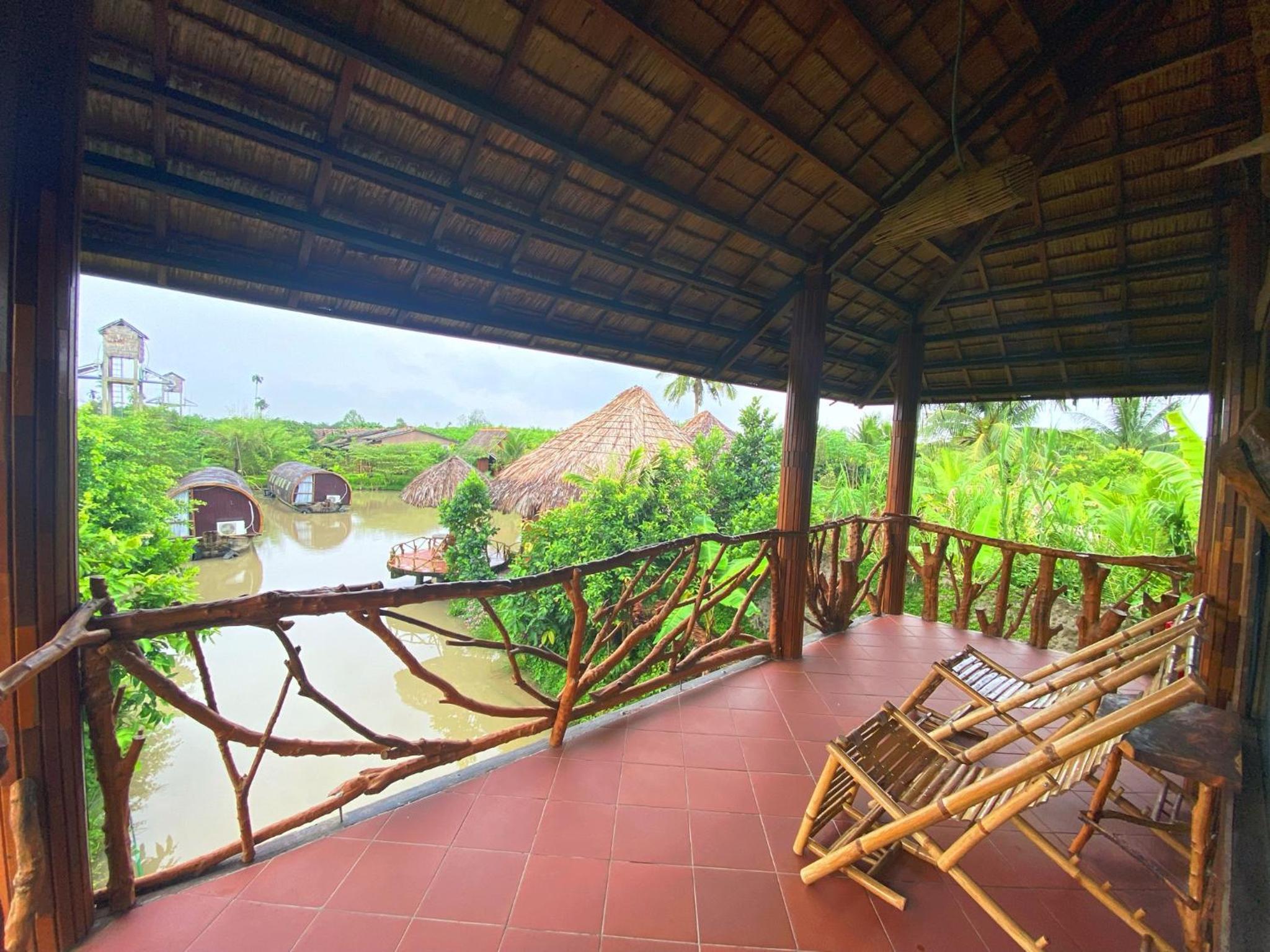 Double Room with Lake View - Photo 7