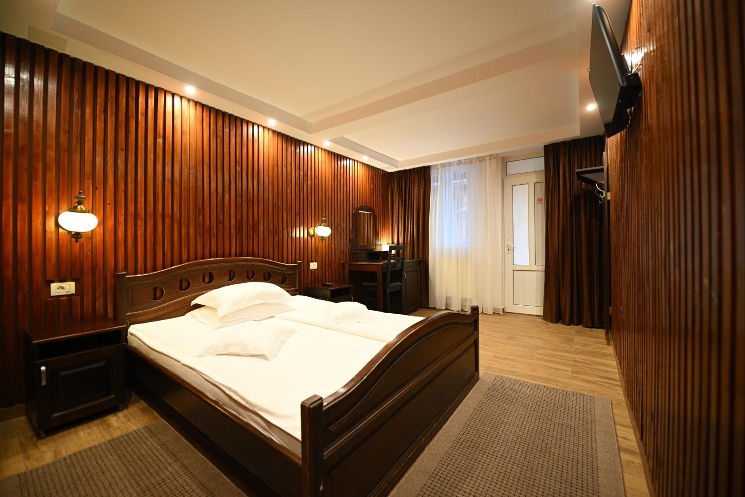 Standard Double Room photo 3