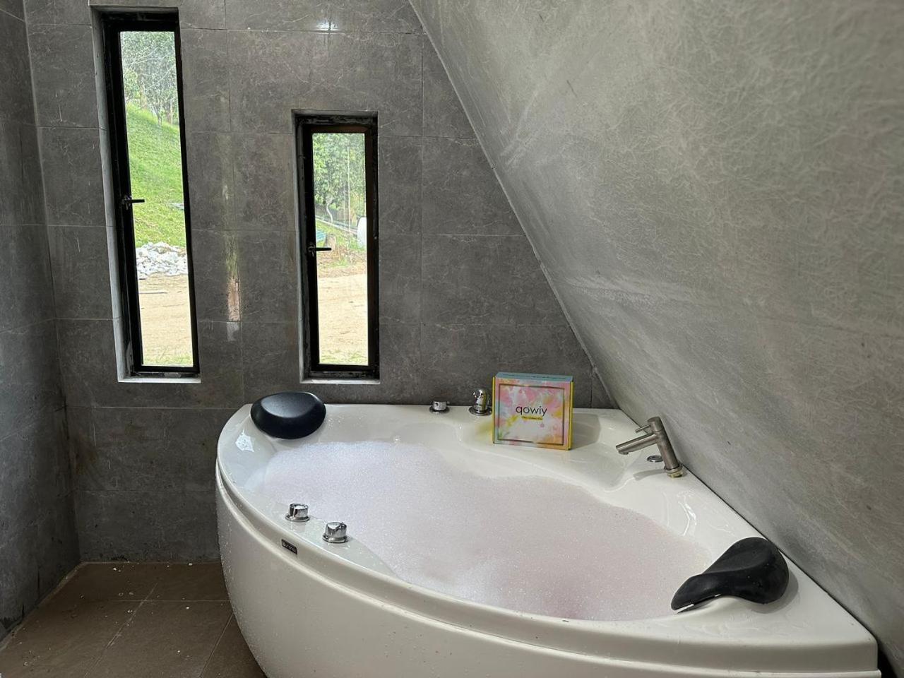 Double or Twin Room with Pool View photo 3