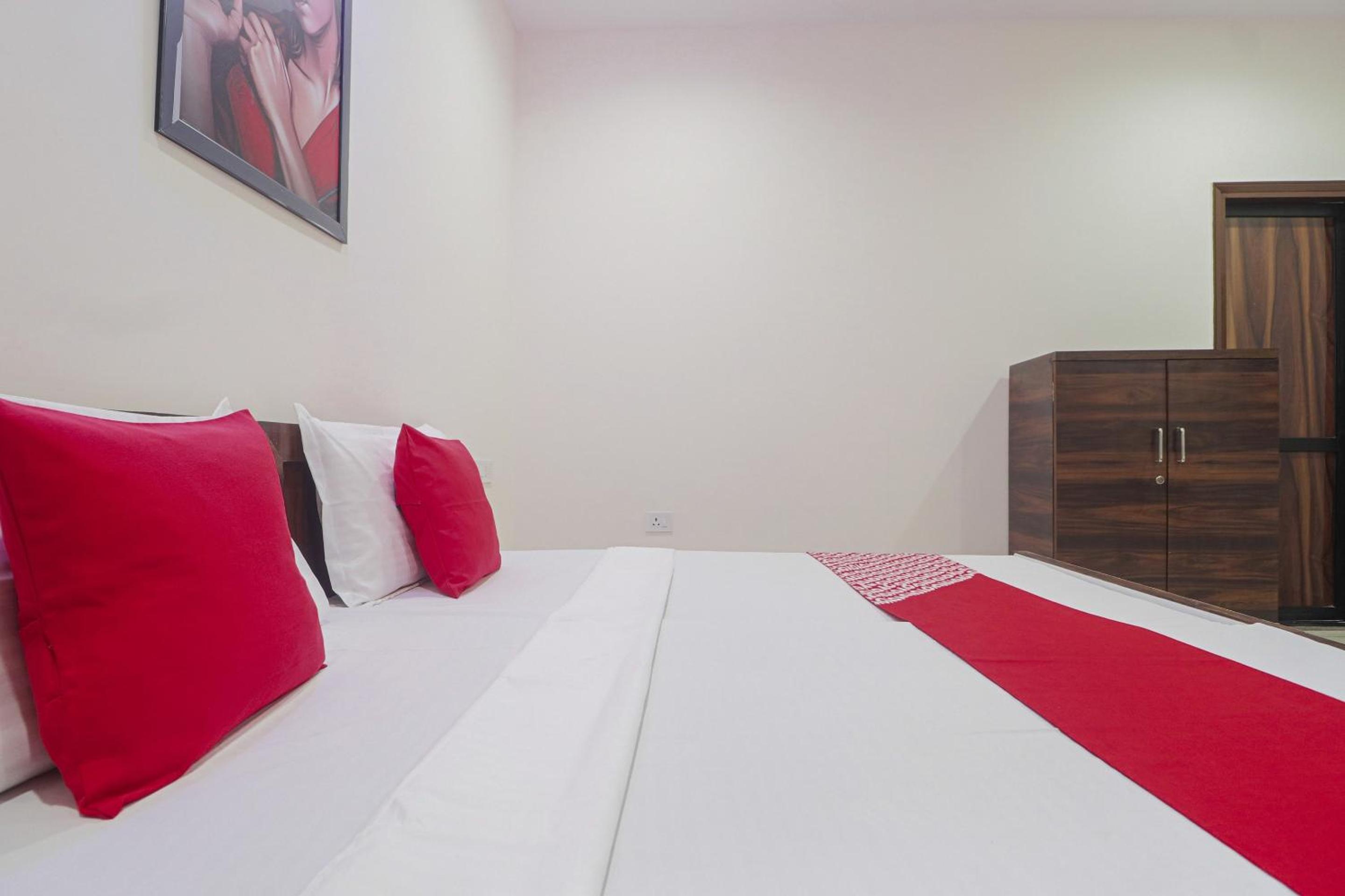 Deluxe Triple Room photo 2