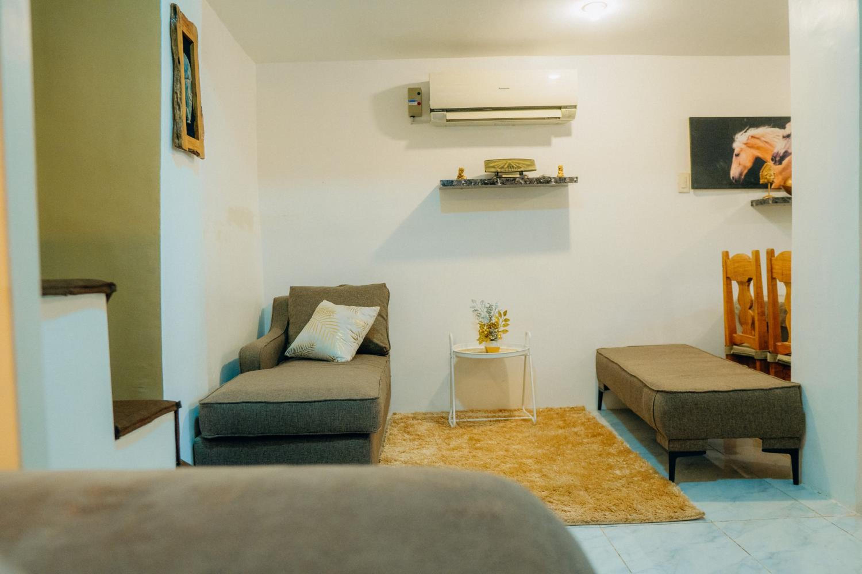 Family Room with Garden View - Photo 9