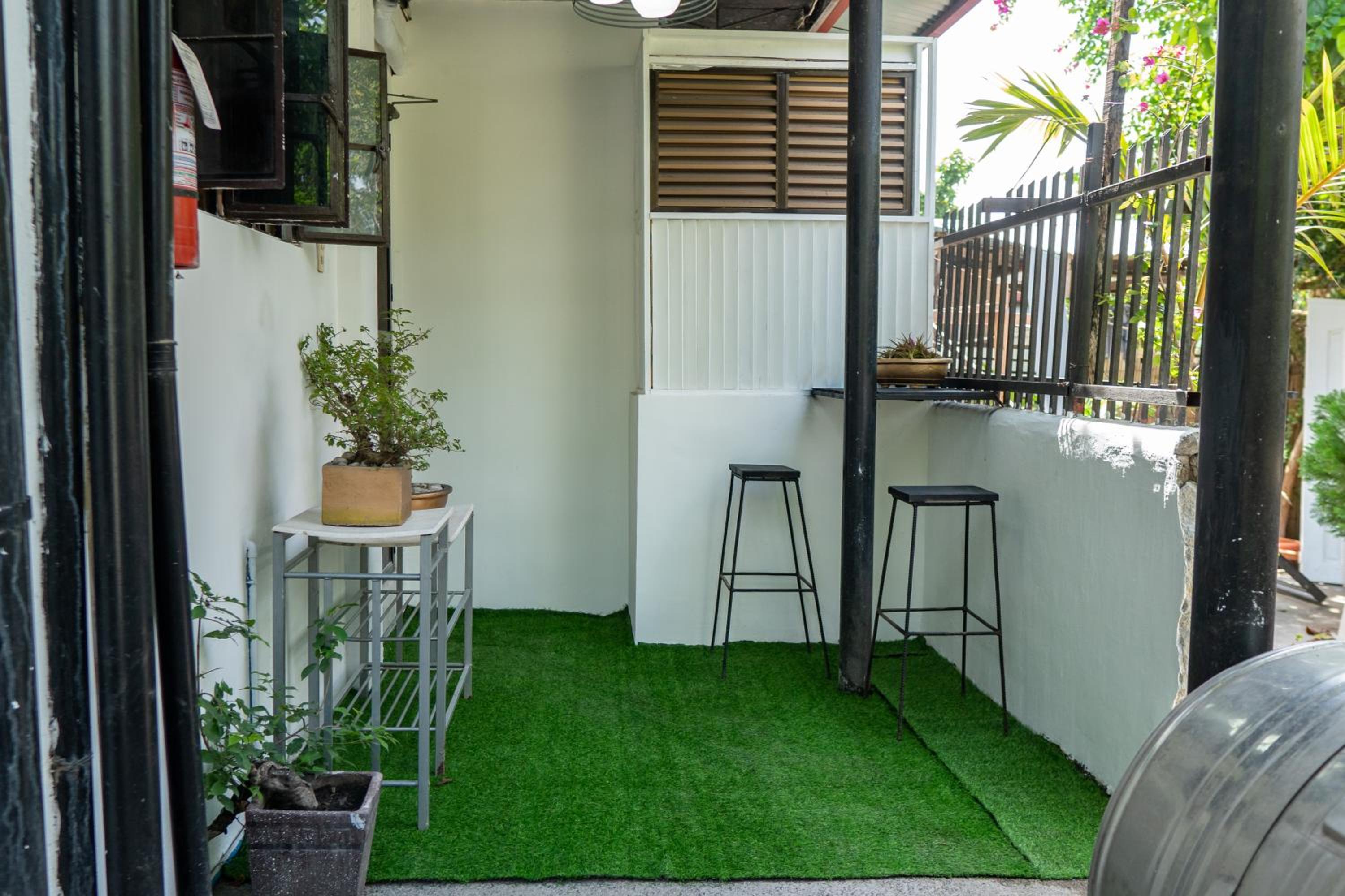 Family Room with Garden View - Photo 19