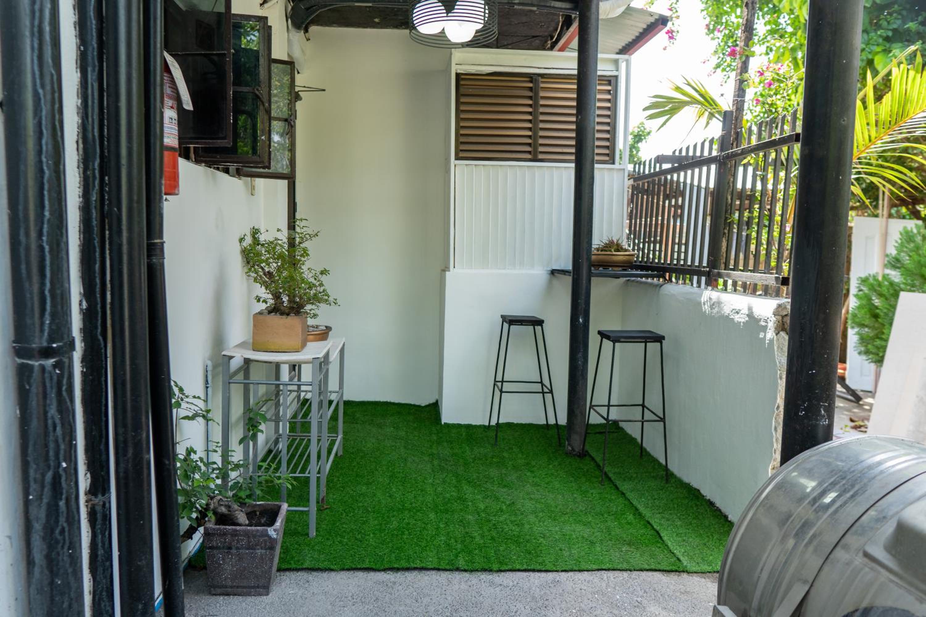 Family Room with Garden View - Photo 22