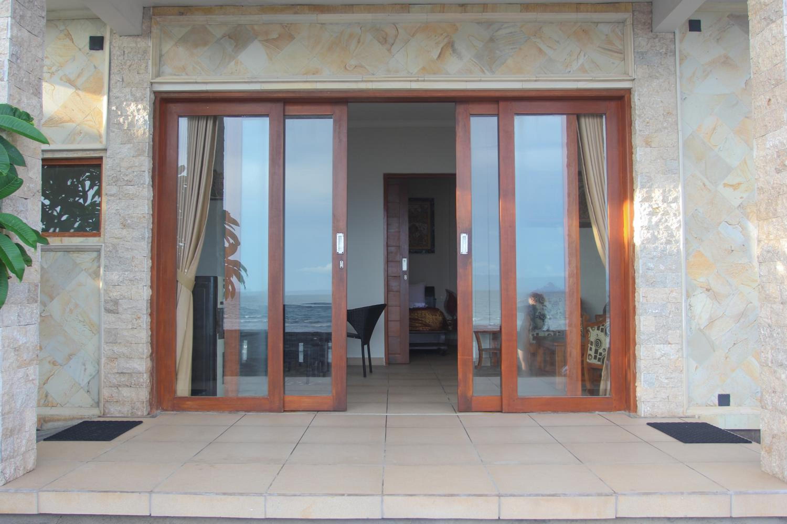 Deluxe Double Room with Balcony and Sea View photo 2