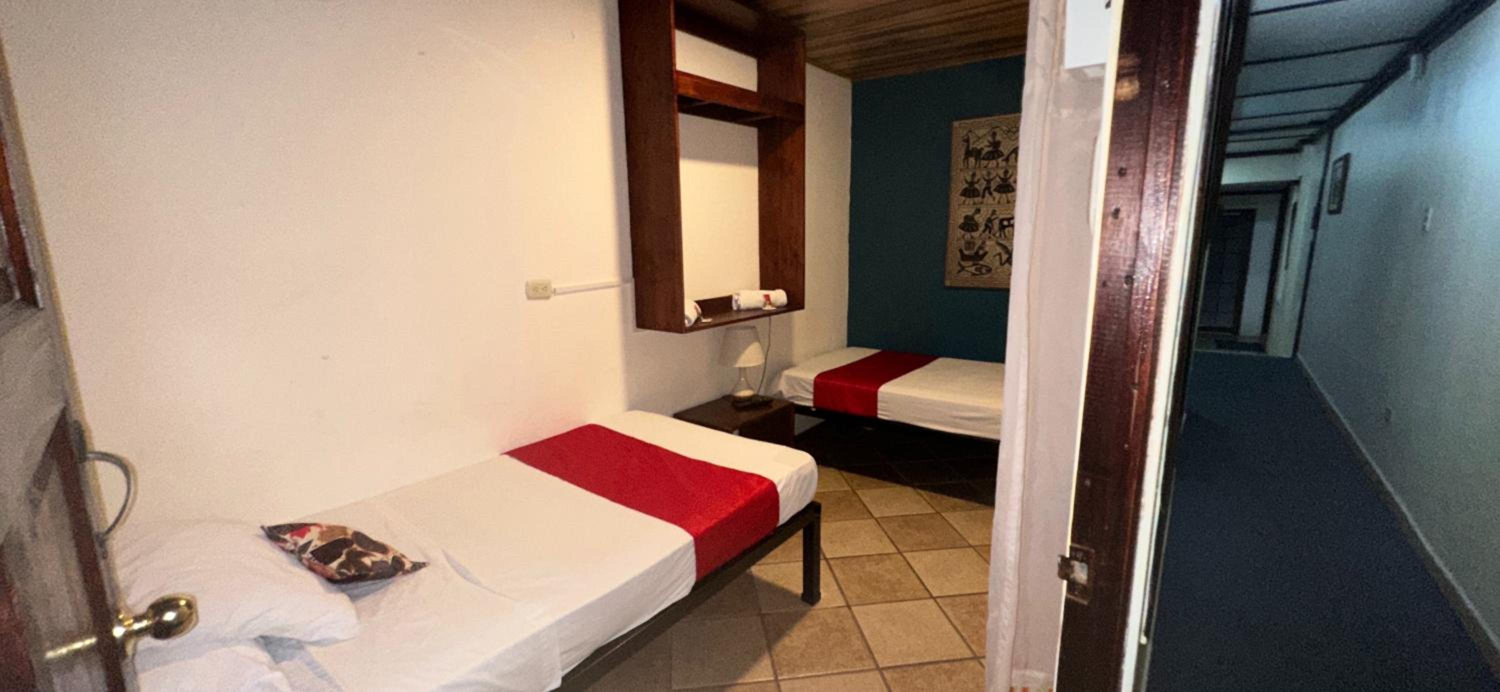 Standard Twin Room with Shared Bathroom