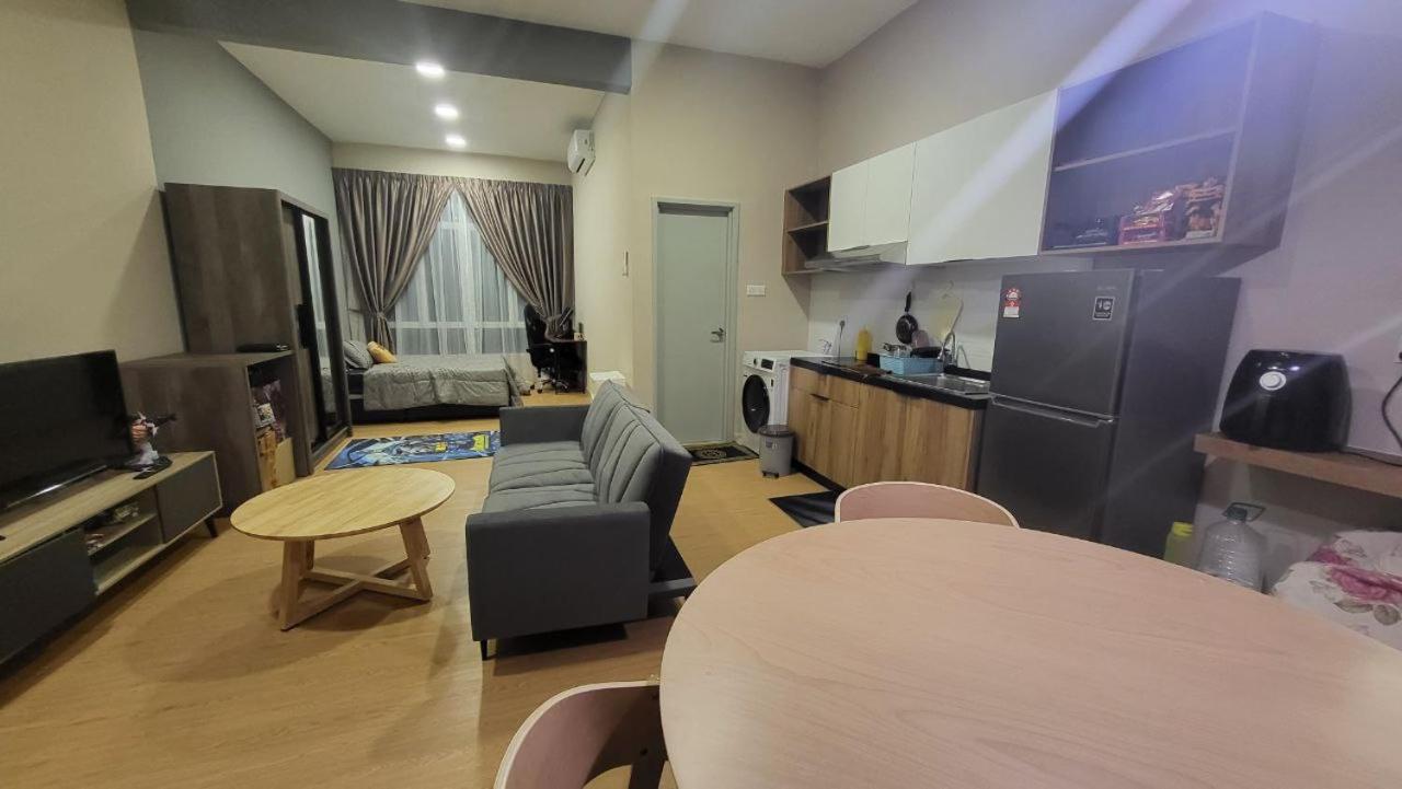 One-Bedroom Apartment photo 2