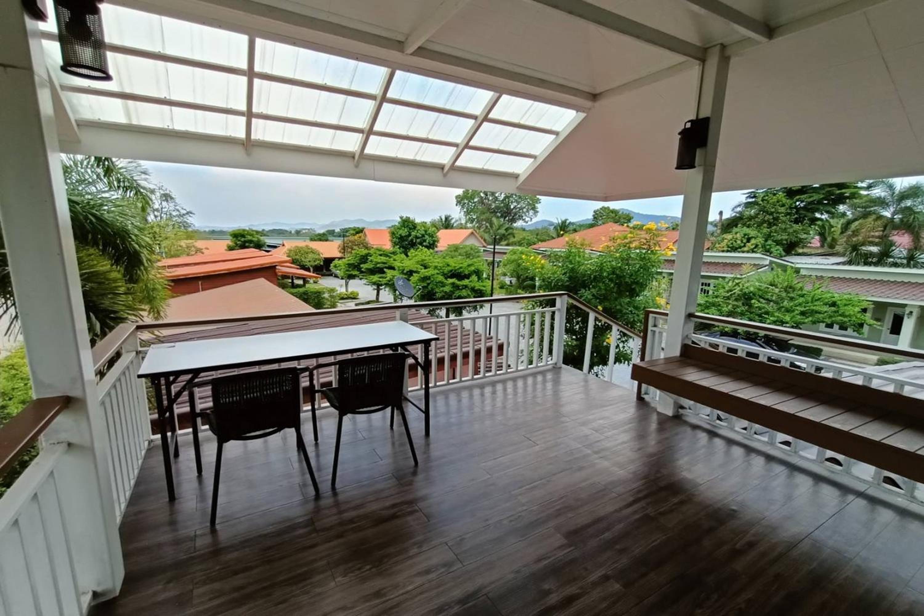 Family Room with Mountain View - Photo 15