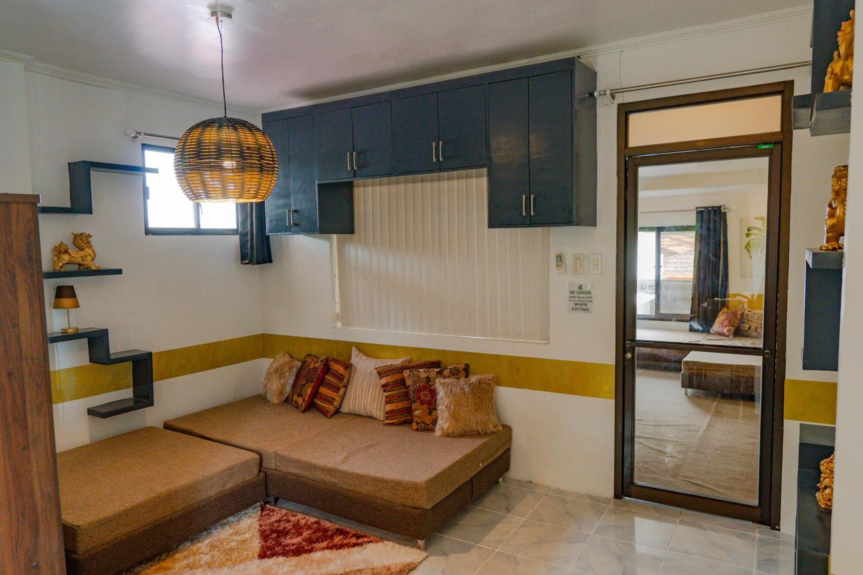 Family Room with Balcony photo 2