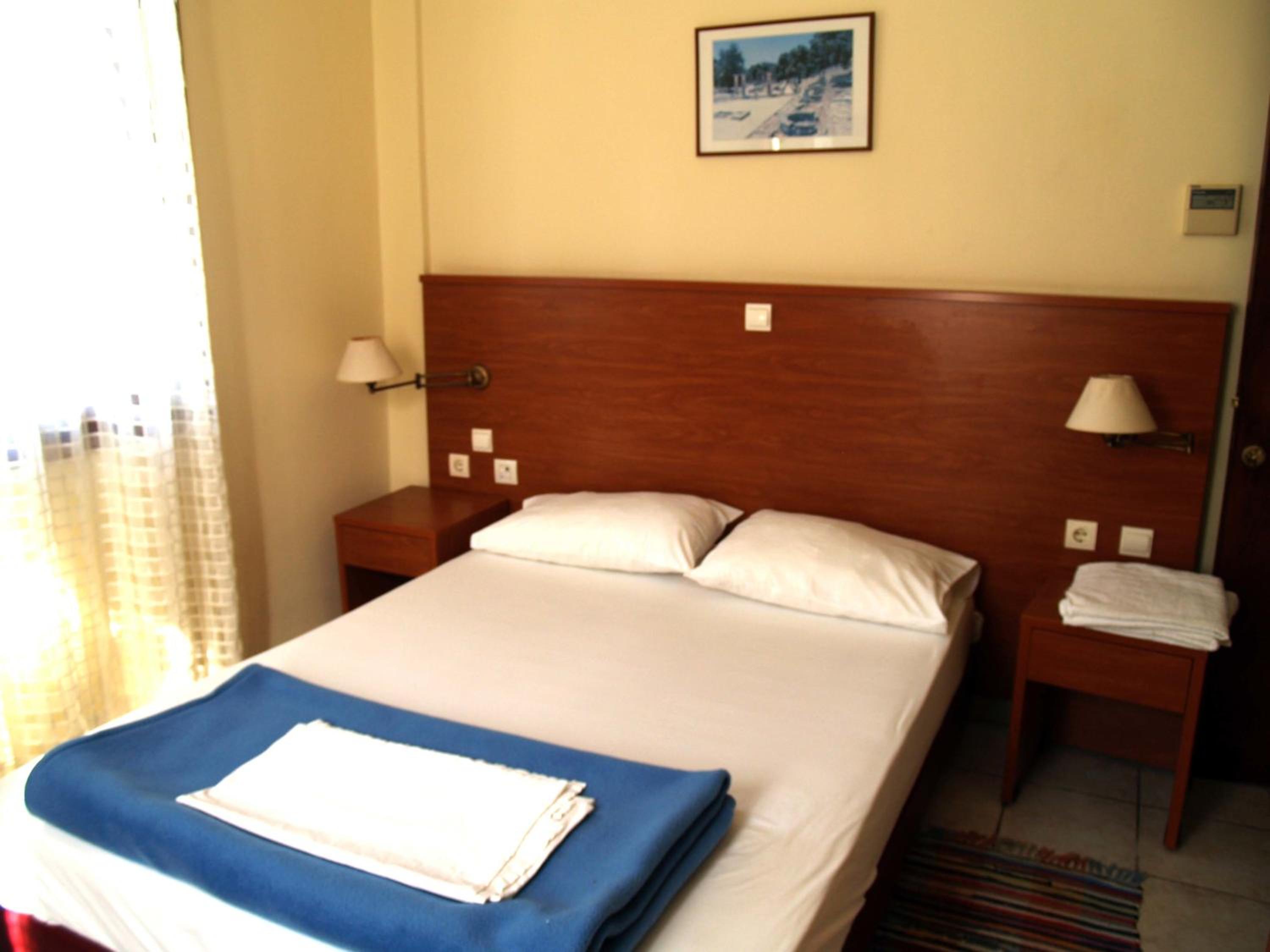 Double or Twin Room - Photo 5