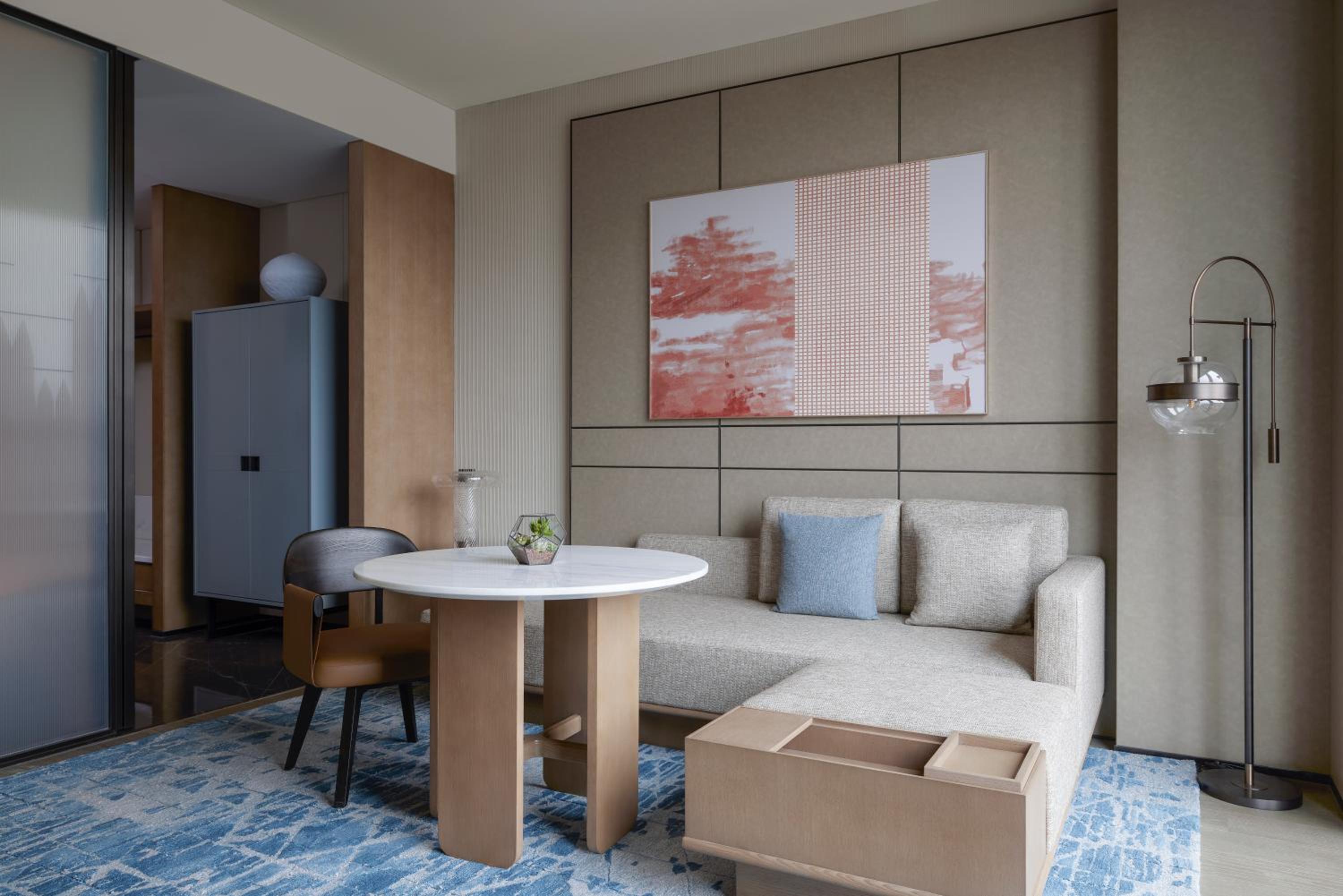 Deluxe Junior Suite - Club Lounge Access - Photo 8