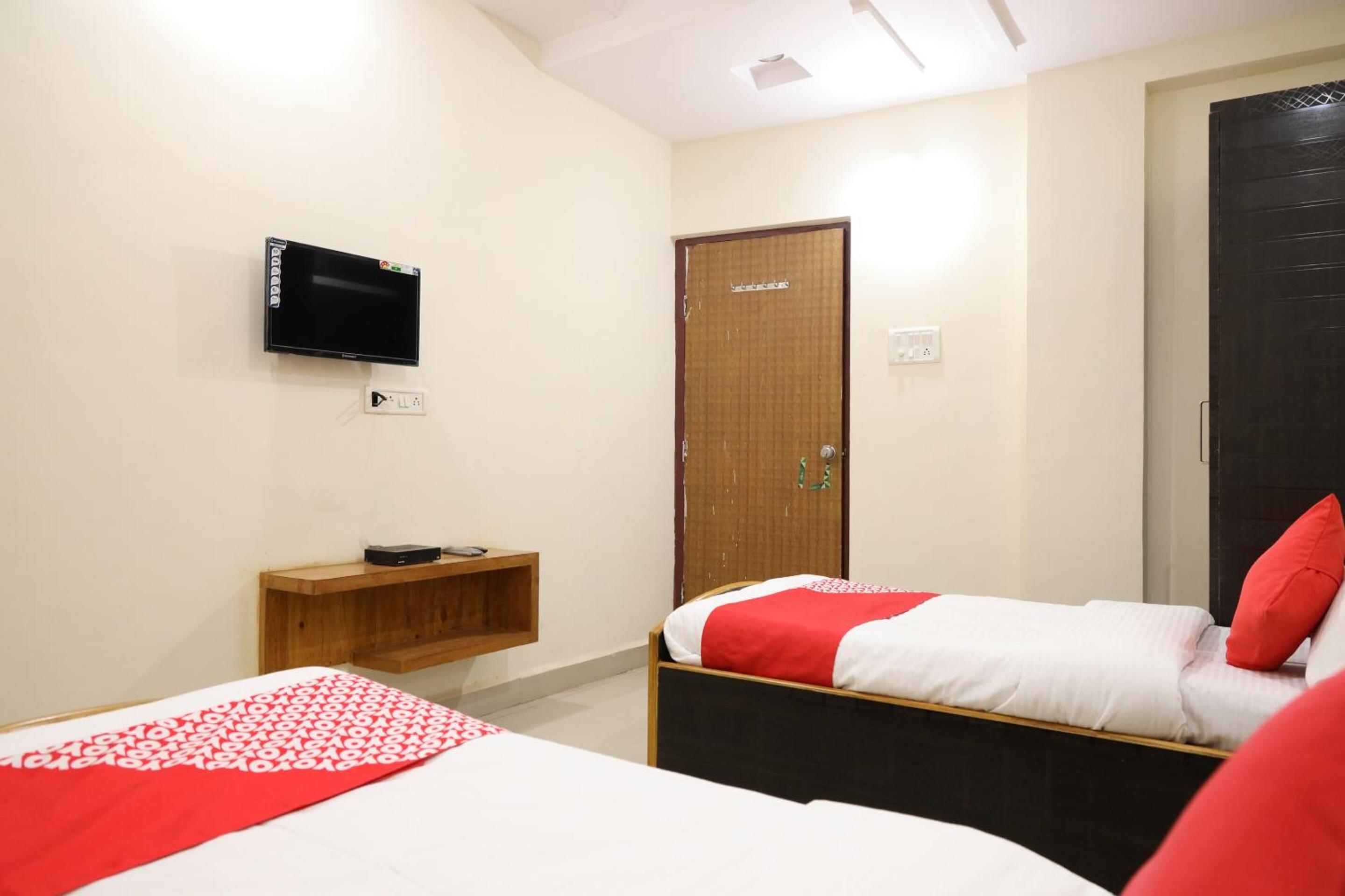 Classic Triple Room photo 2