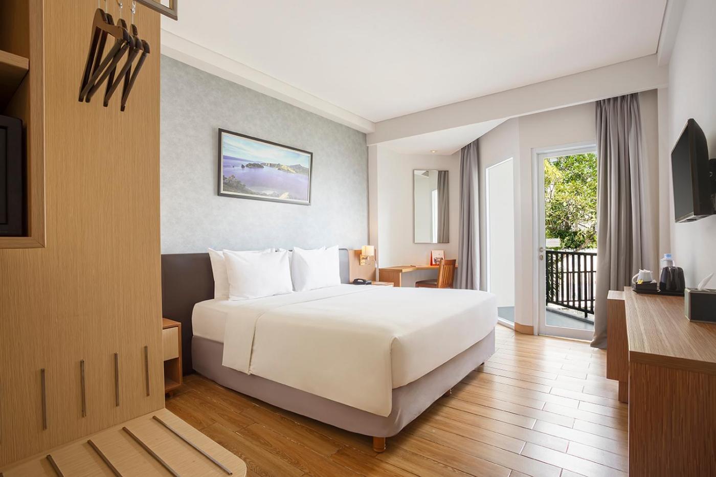 Deluxe Double Room with Garden View