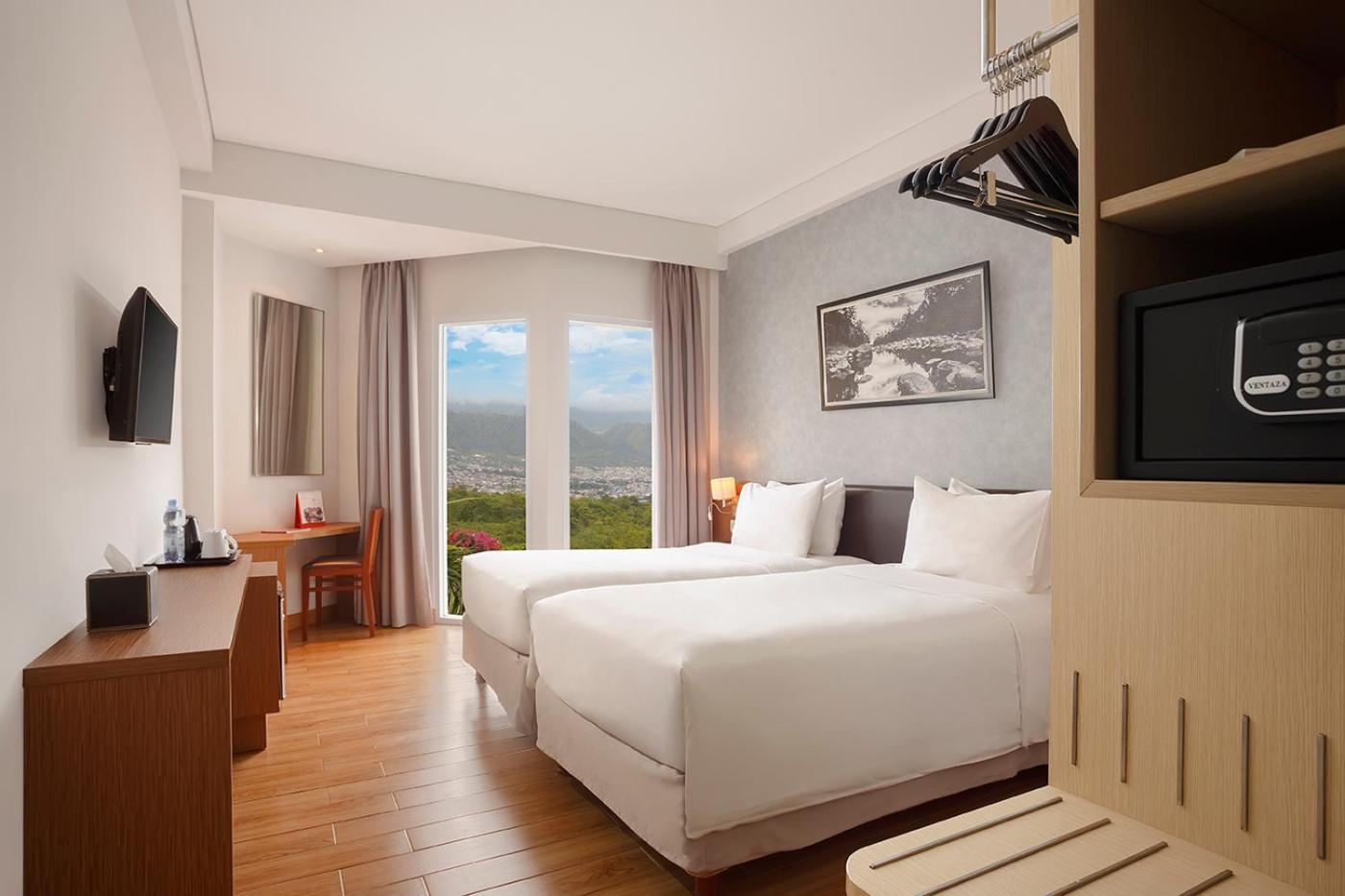 Deluxe Twin Room with Garden View photo 3