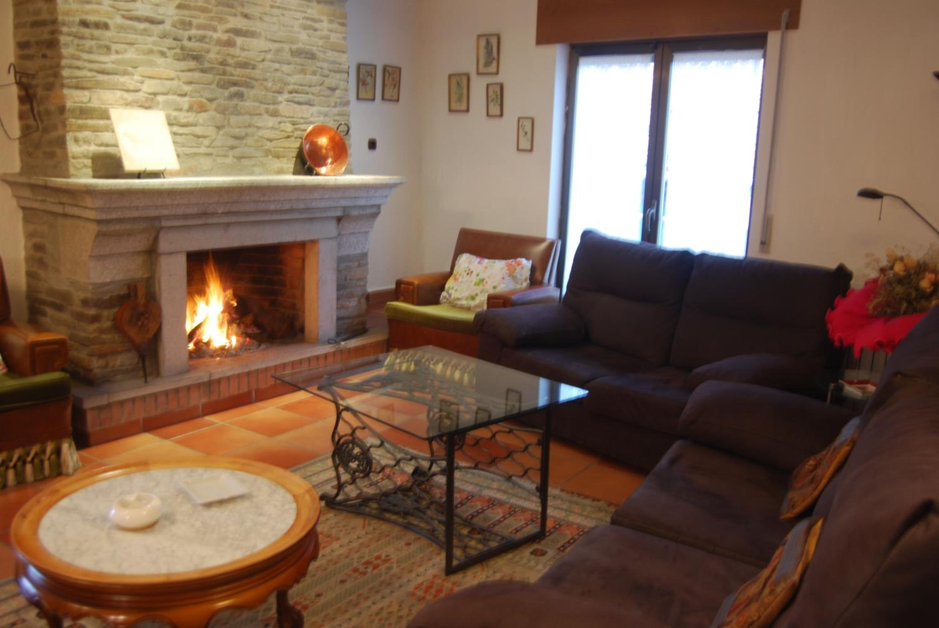 Five-Bedroom House photo 3