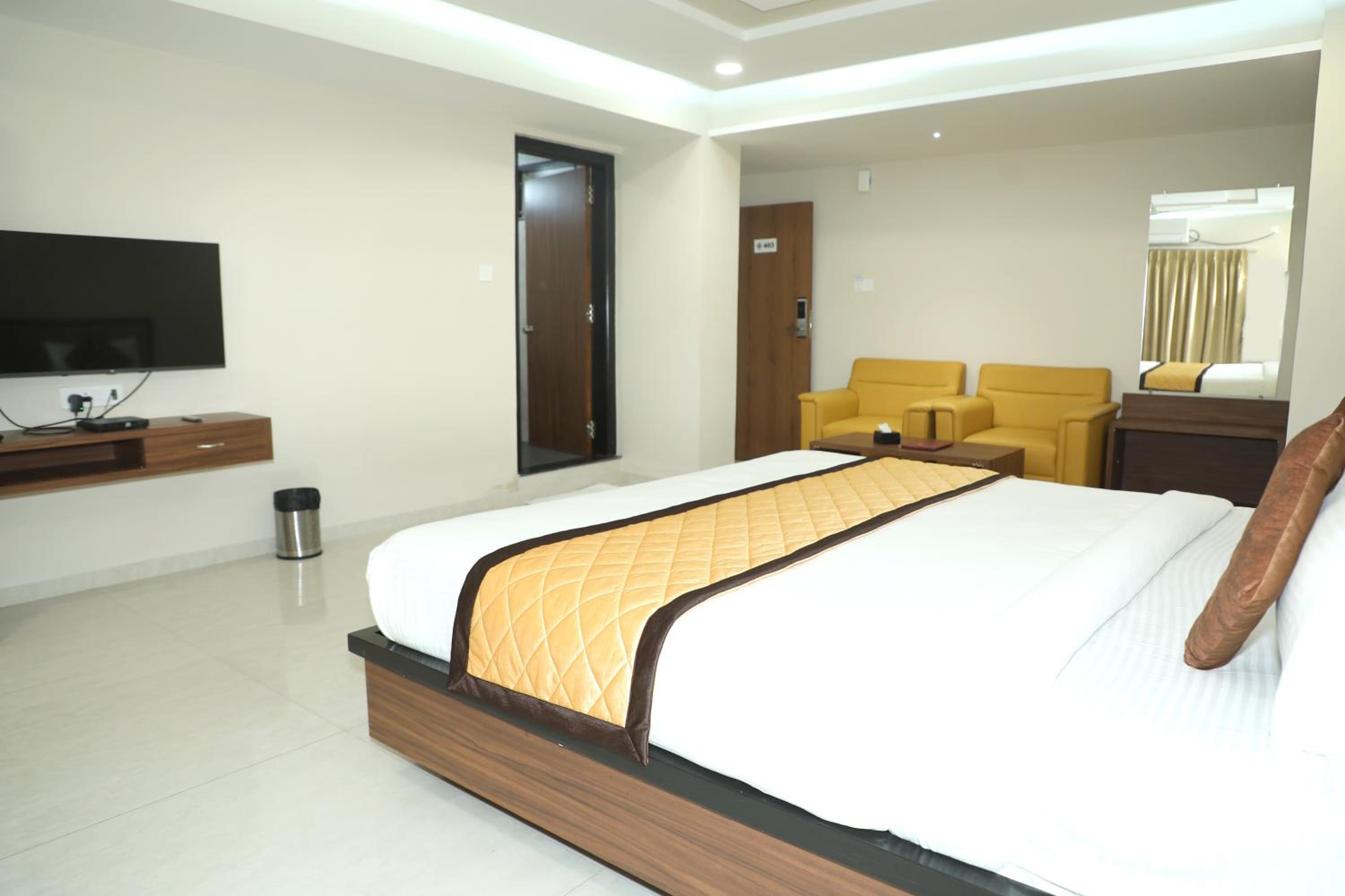 Deluxe Room - Photo 7