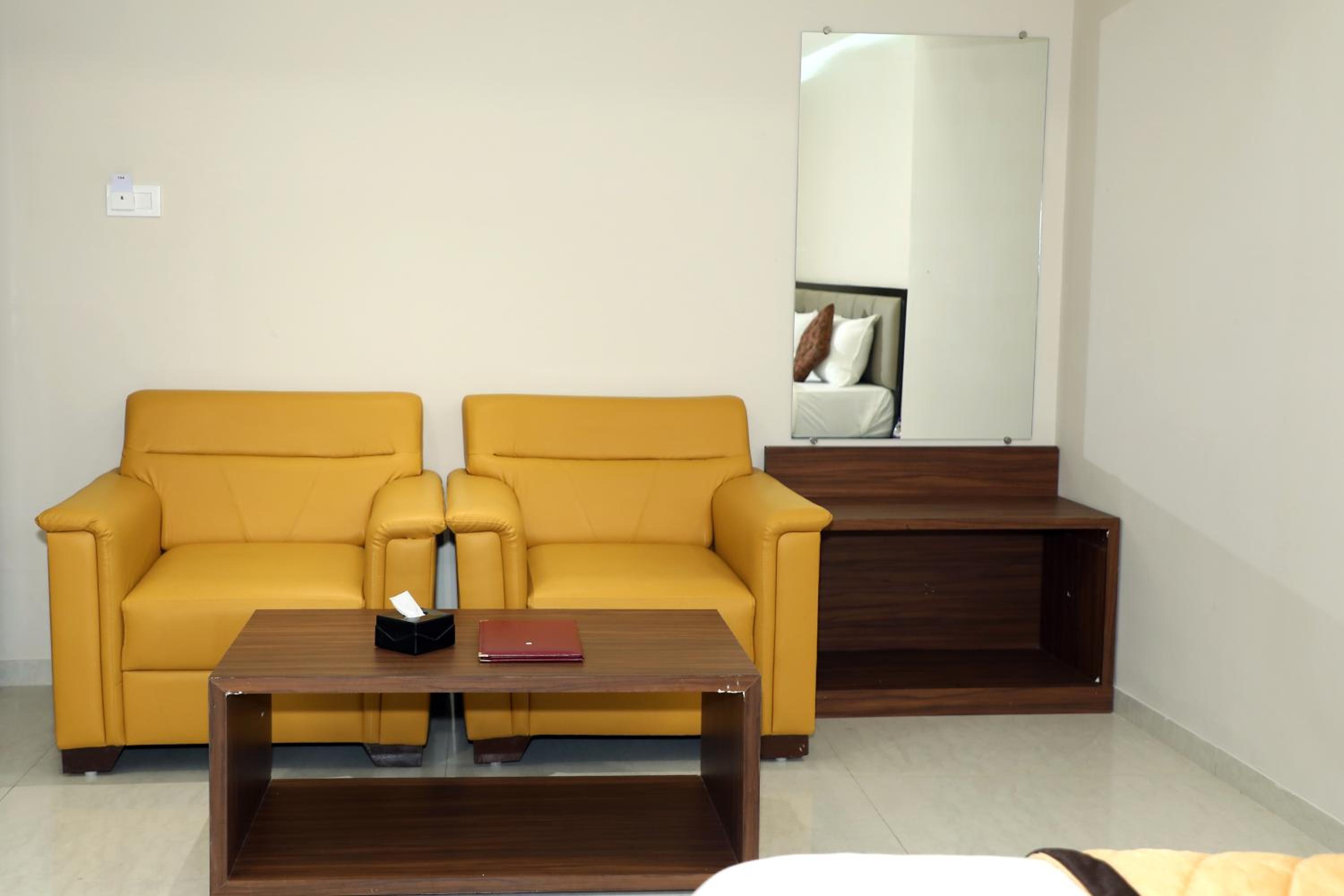 Deluxe Room - Photo 5