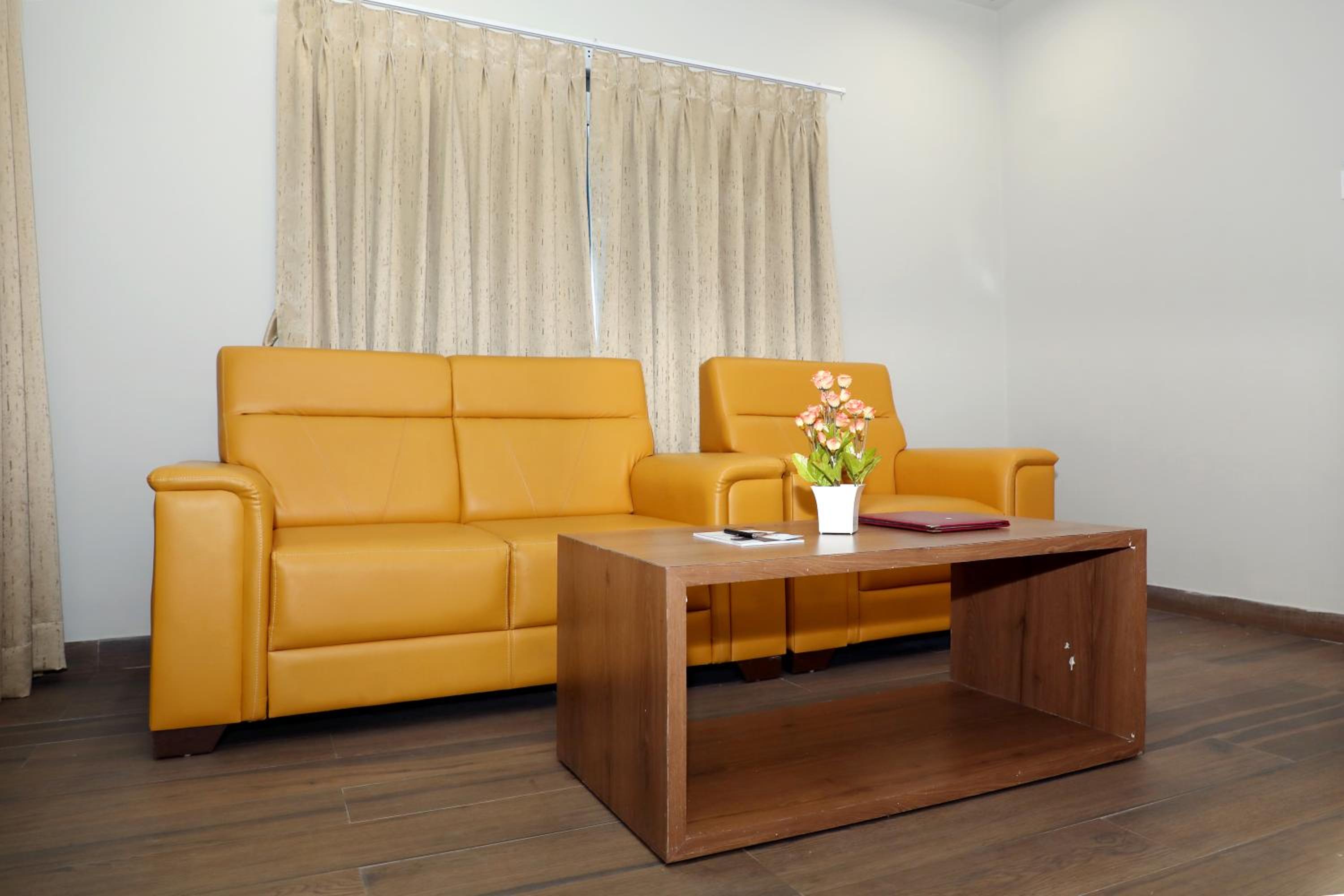 Suite - Photo 8