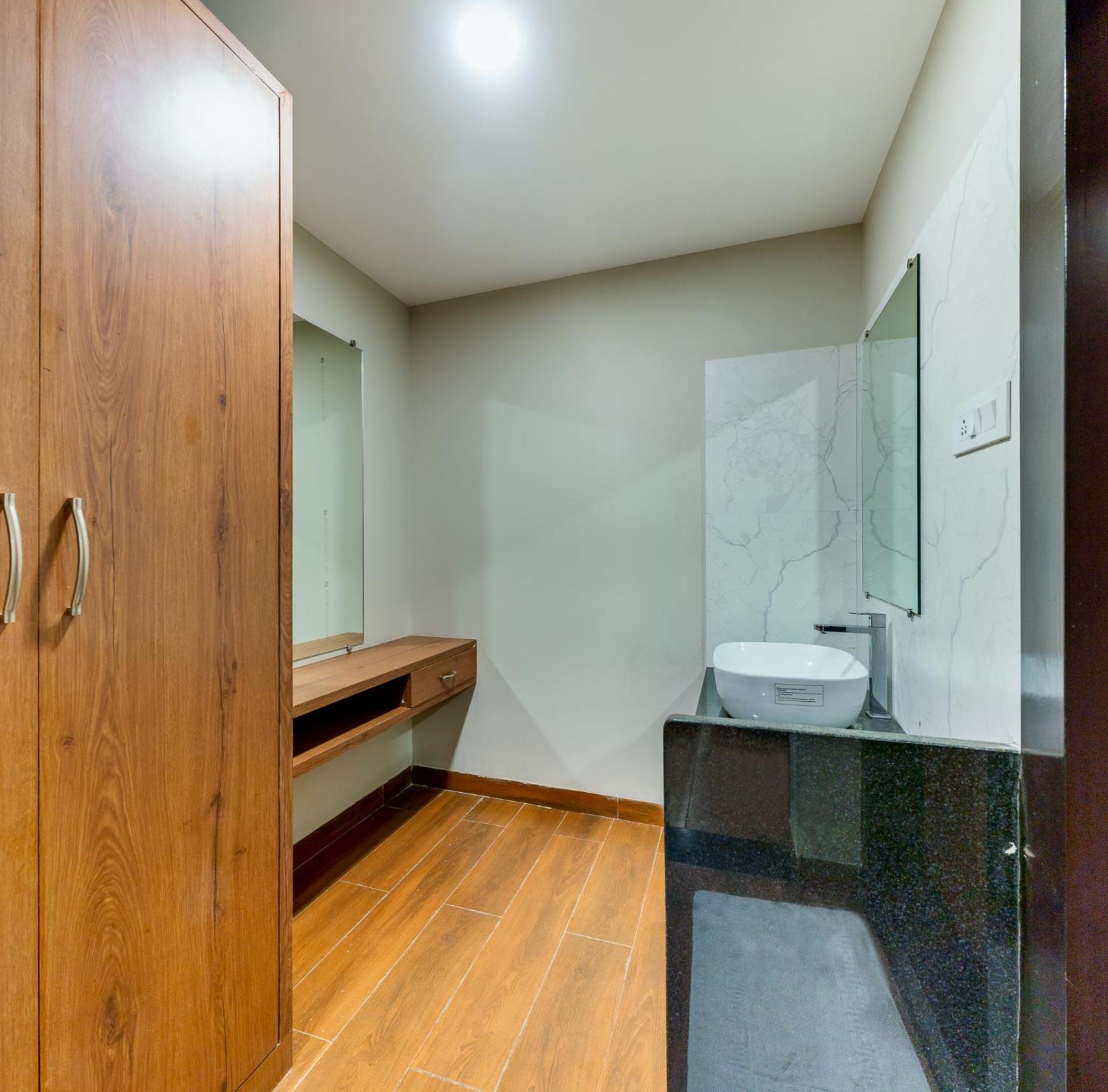 Suite - Photo 5