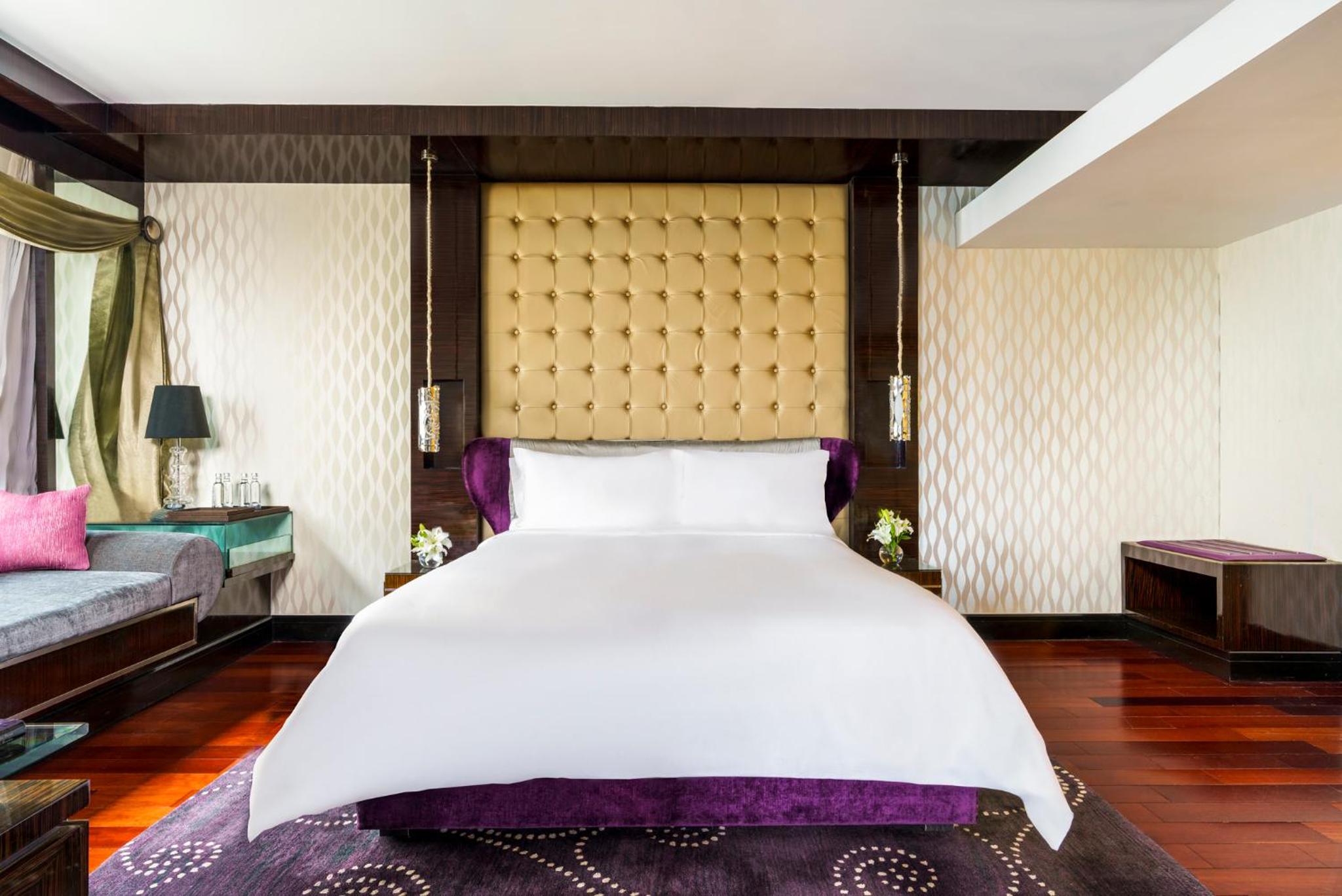Prestige Suite, King Bed, Living Area with Lounge Access, Breakfast, Hi-tea, Cocktail Hours, Meeting Room access for an Hour, Airport Transfers(T1 & T2)