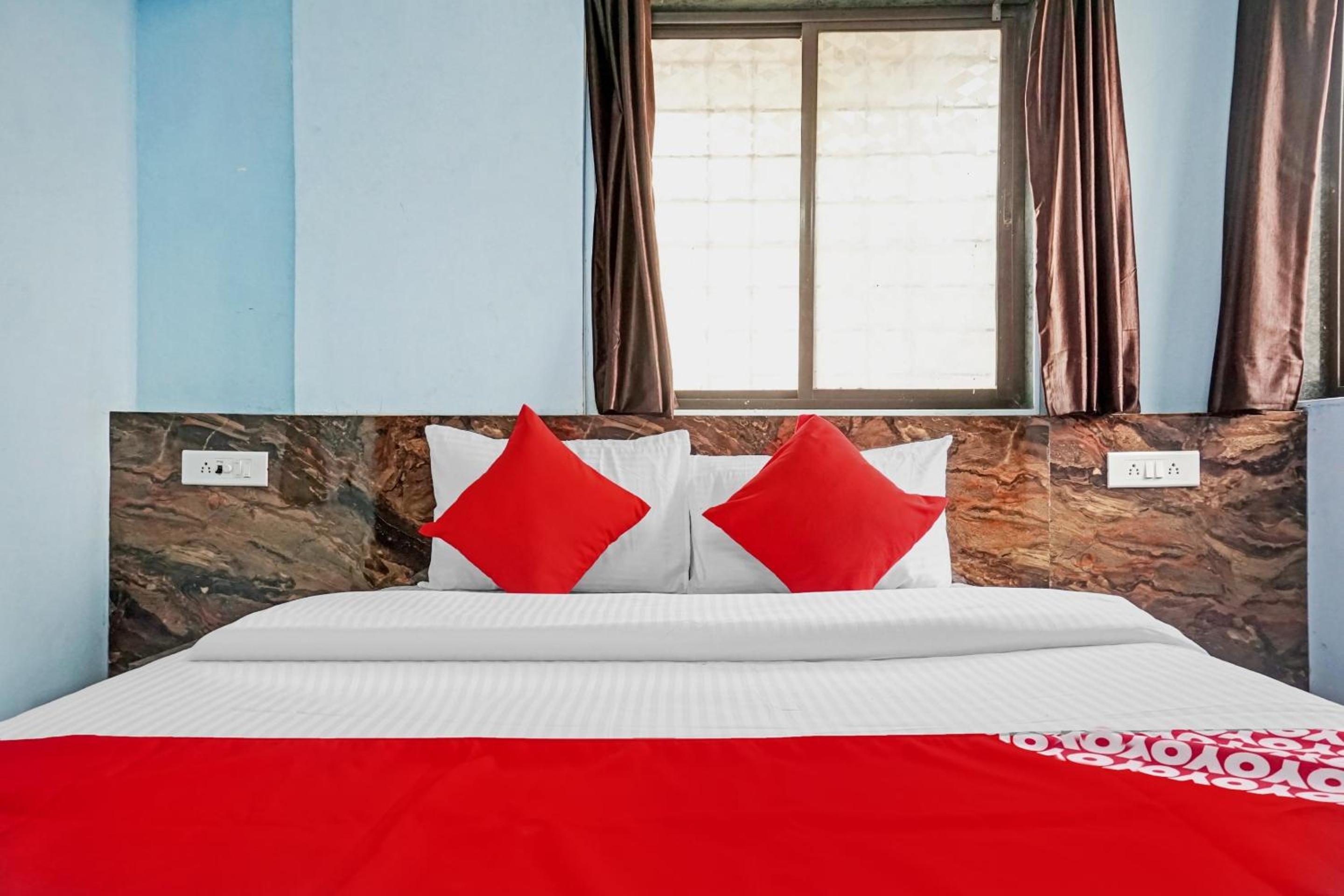 Triple Room with Balcony - Photo 16